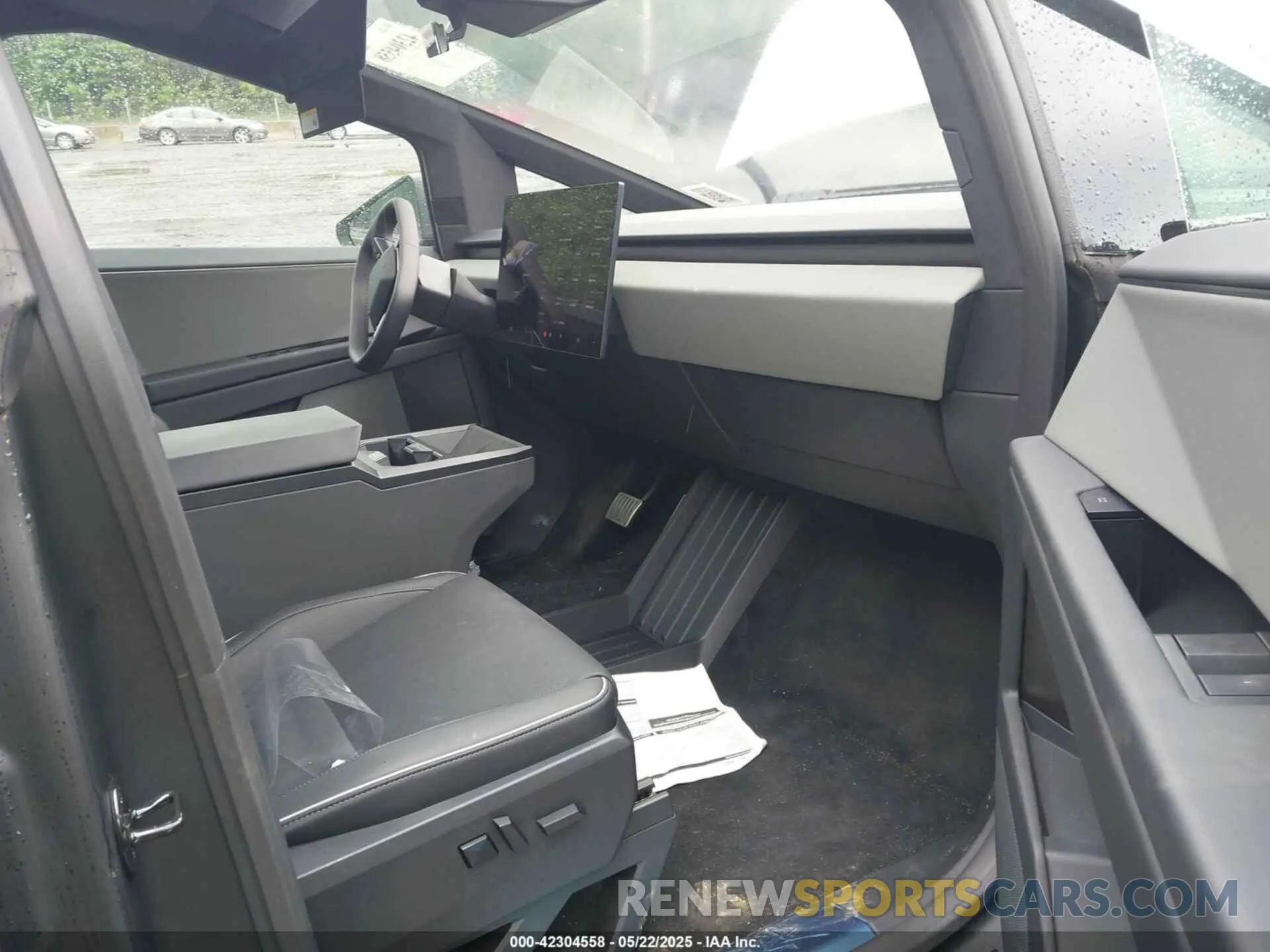 5 Photograph of a damaged car 7G2CEHED1SA061865 TESLA CYBERTRUCK 2025