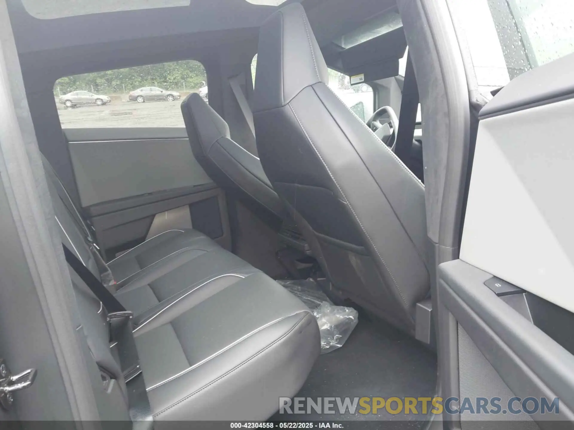 8 Photograph of a damaged car 7G2CEHED1SA061865 TESLA CYBERTRUCK 2025