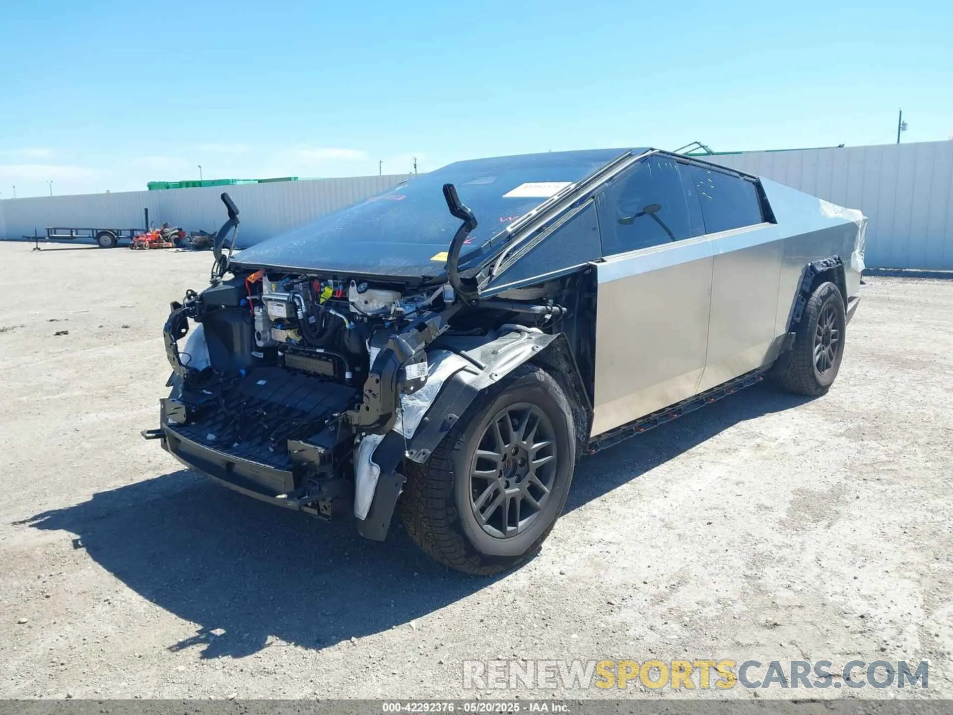 2 Photograph of a damaged car 7G2CEHED2SA059686 TESLA CYBERTRUCK 2025