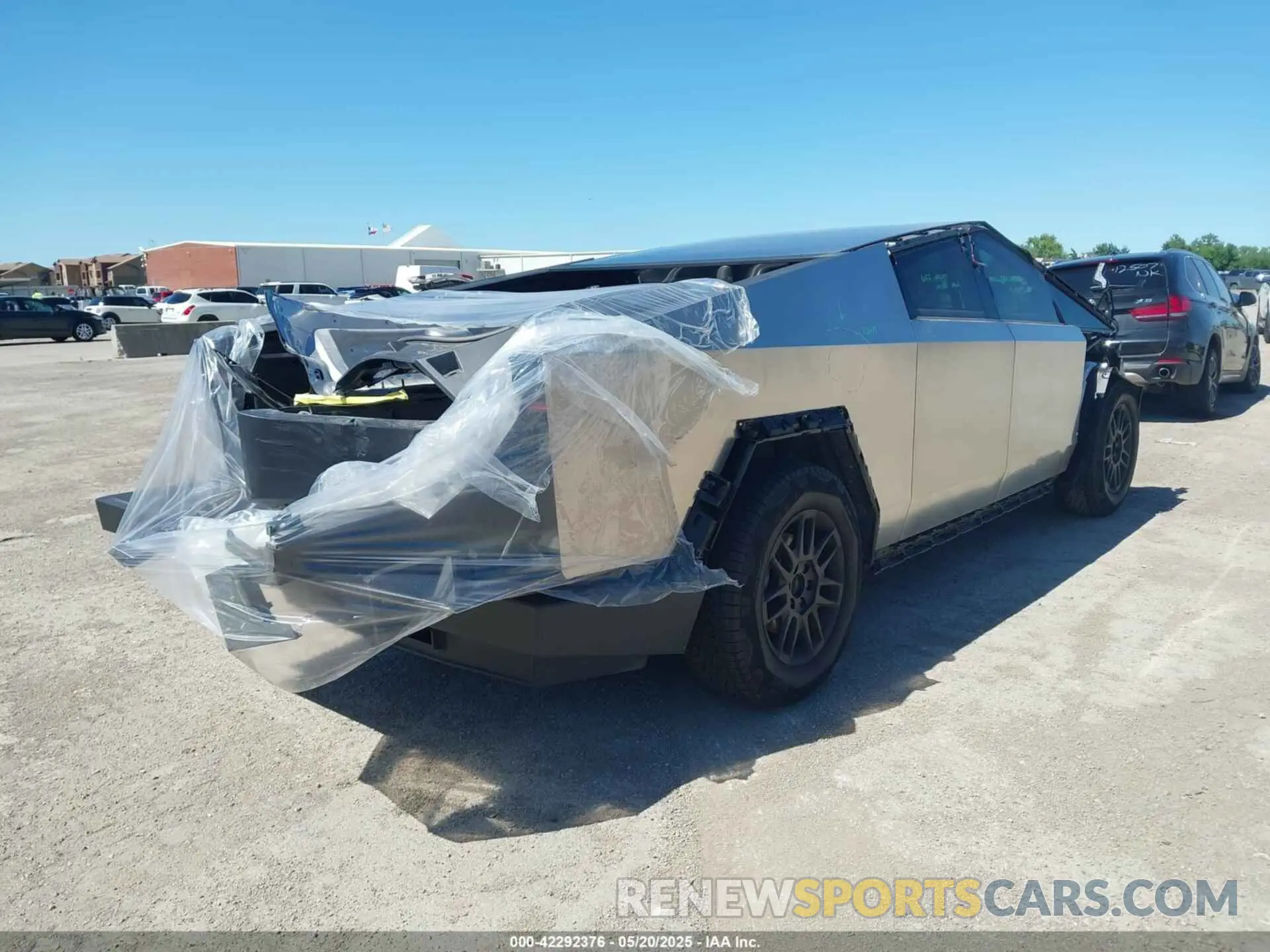 4 Photograph of a damaged car 7G2CEHED2SA059686 TESLA CYBERTRUCK 2025