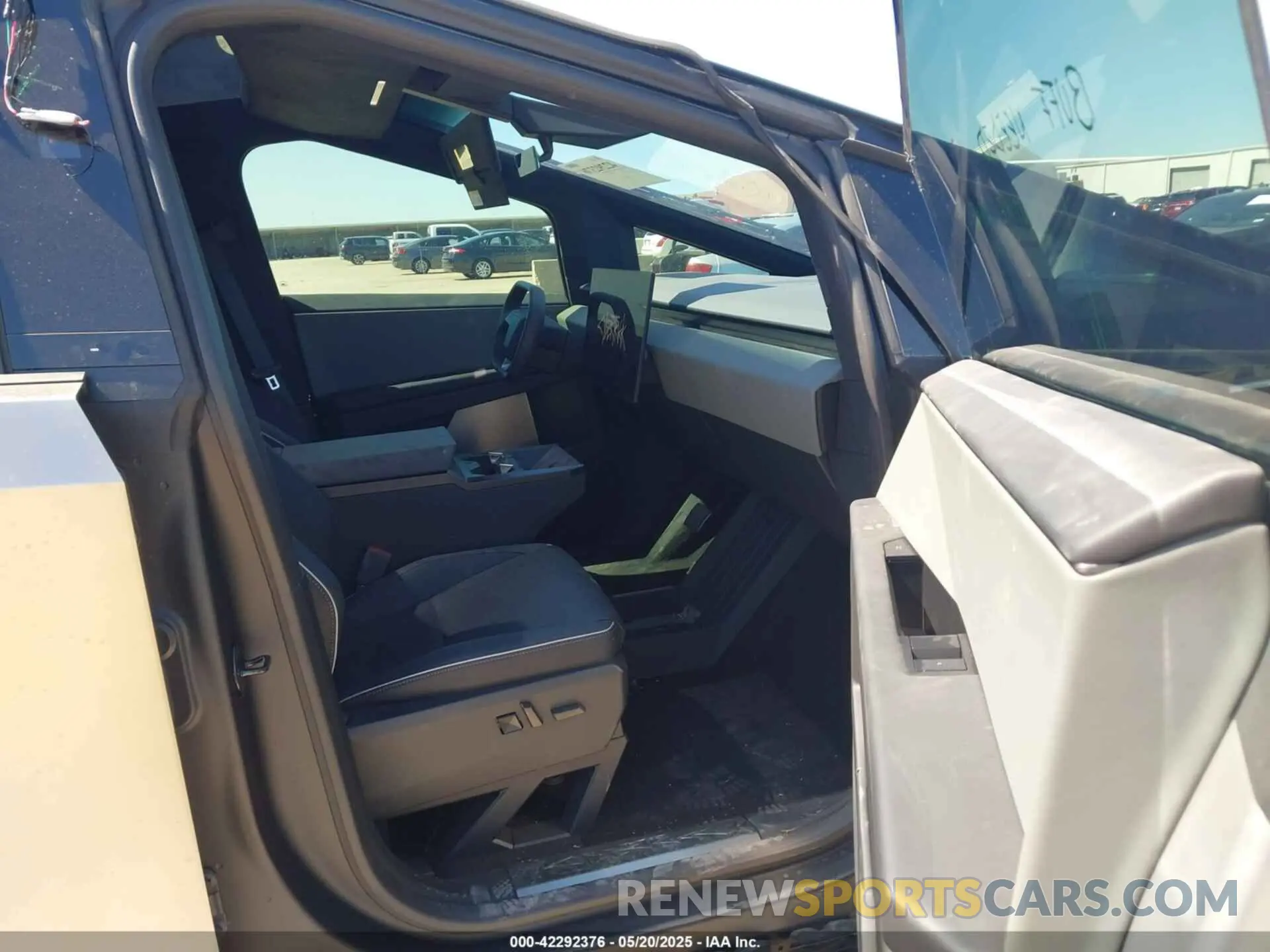 5 Photograph of a damaged car 7G2CEHED2SA059686 TESLA CYBERTRUCK 2025