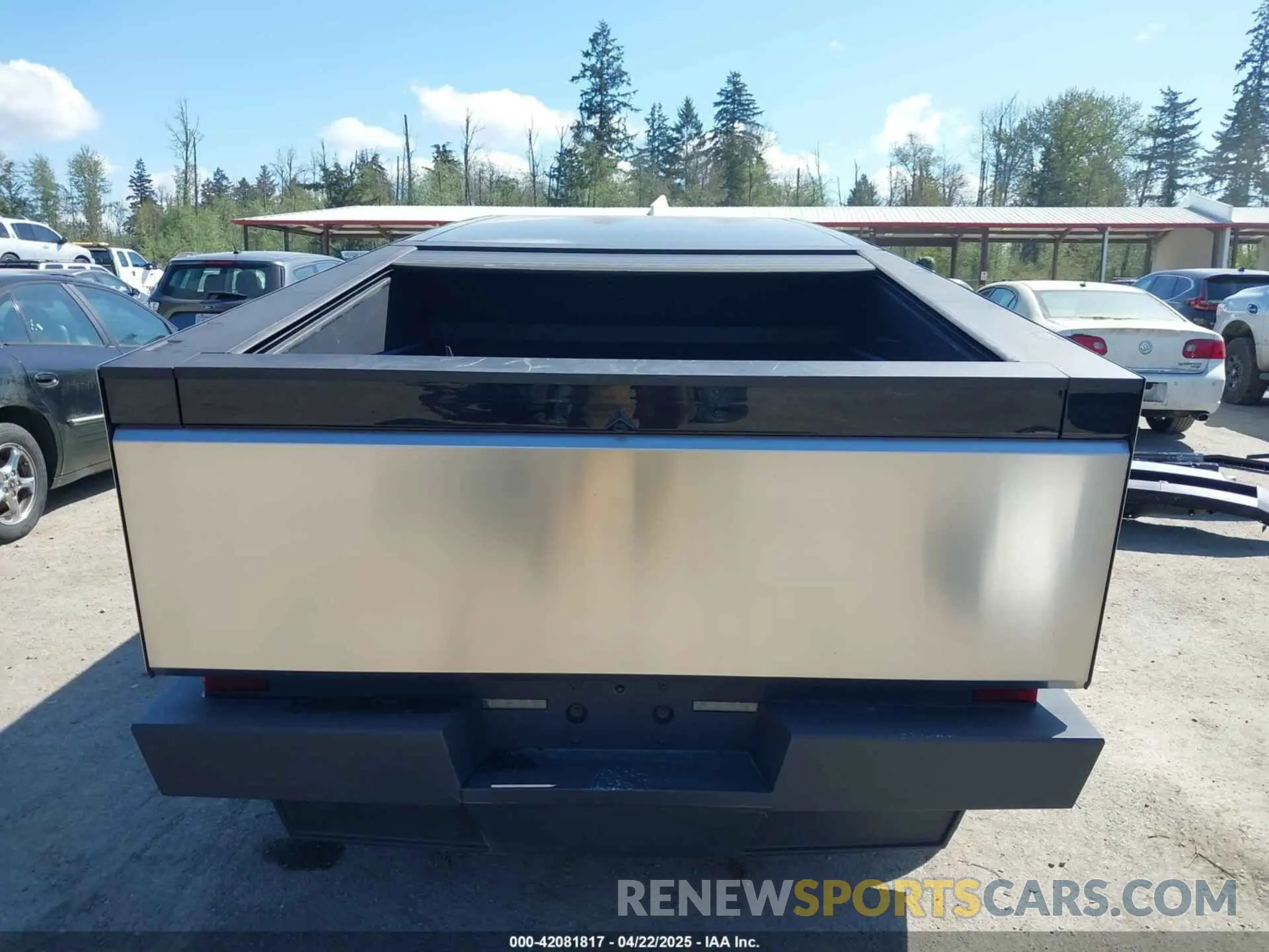 17 Фотография поврежденного автомобиля 7G2CEHED7SA065144 TESLA CYBERTRUCK 2025