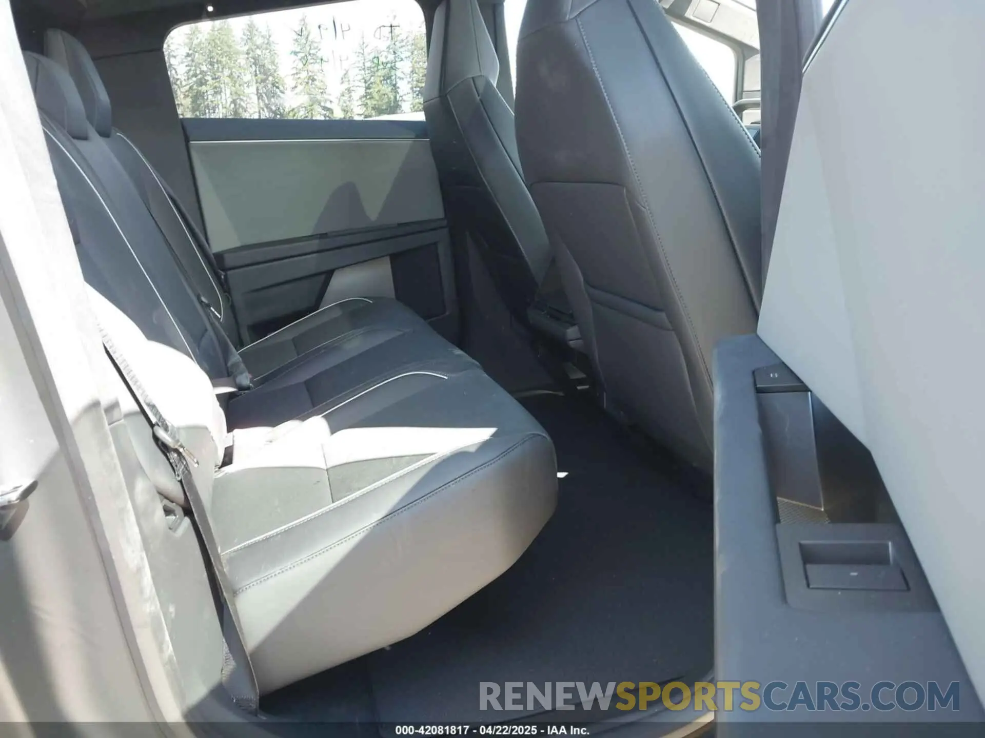8 Фотография поврежденного автомобиля 7G2CEHED7SA065144 TESLA CYBERTRUCK 2025