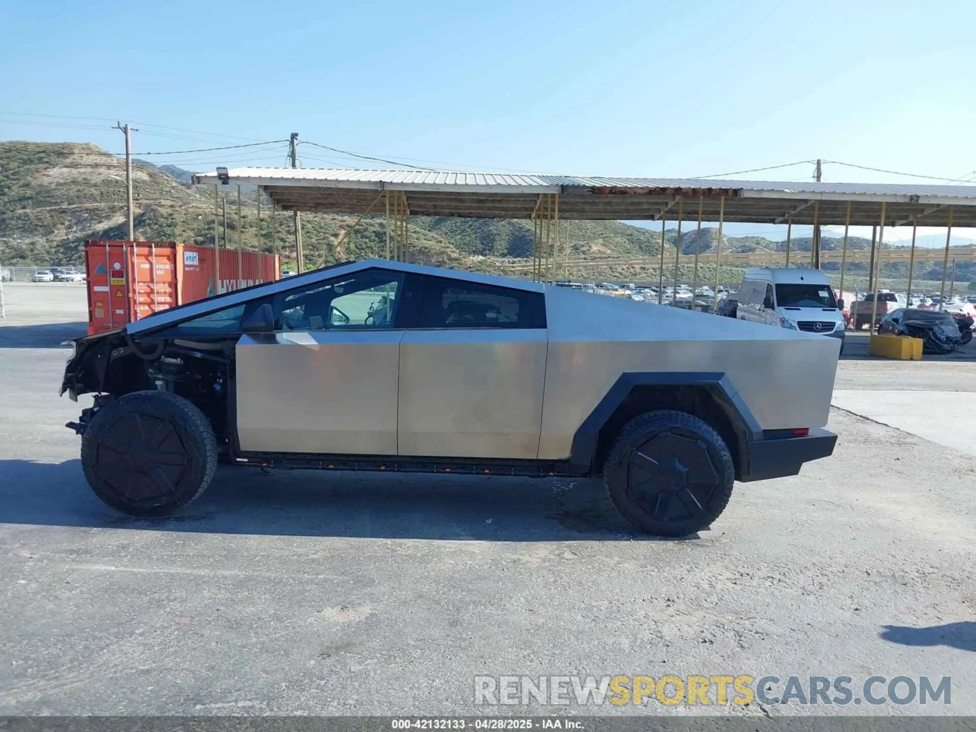 15 Photograph of a damaged car 7G2CEHEE7SA059773 TESLA CYBERTRUCK 2025