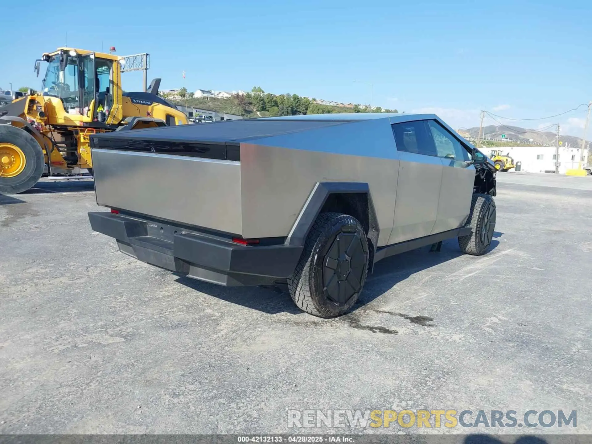 4 Photograph of a damaged car 7G2CEHEE7SA059773 TESLA CYBERTRUCK 2025