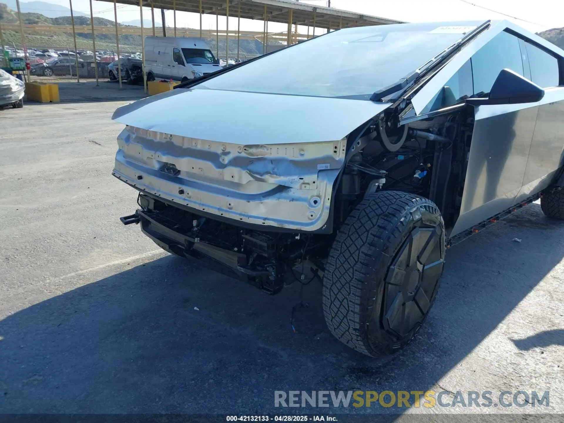 6 Photograph of a damaged car 7G2CEHEE7SA059773 TESLA CYBERTRUCK 2025