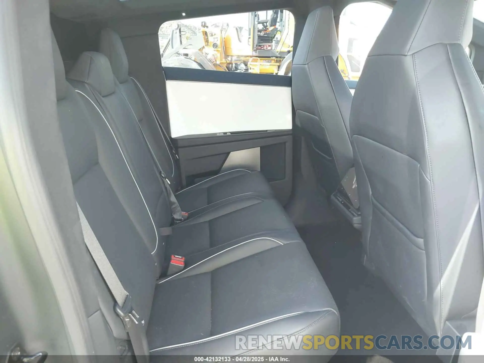 8 Photograph of a damaged car 7G2CEHEE7SA059773 TESLA CYBERTRUCK 2025