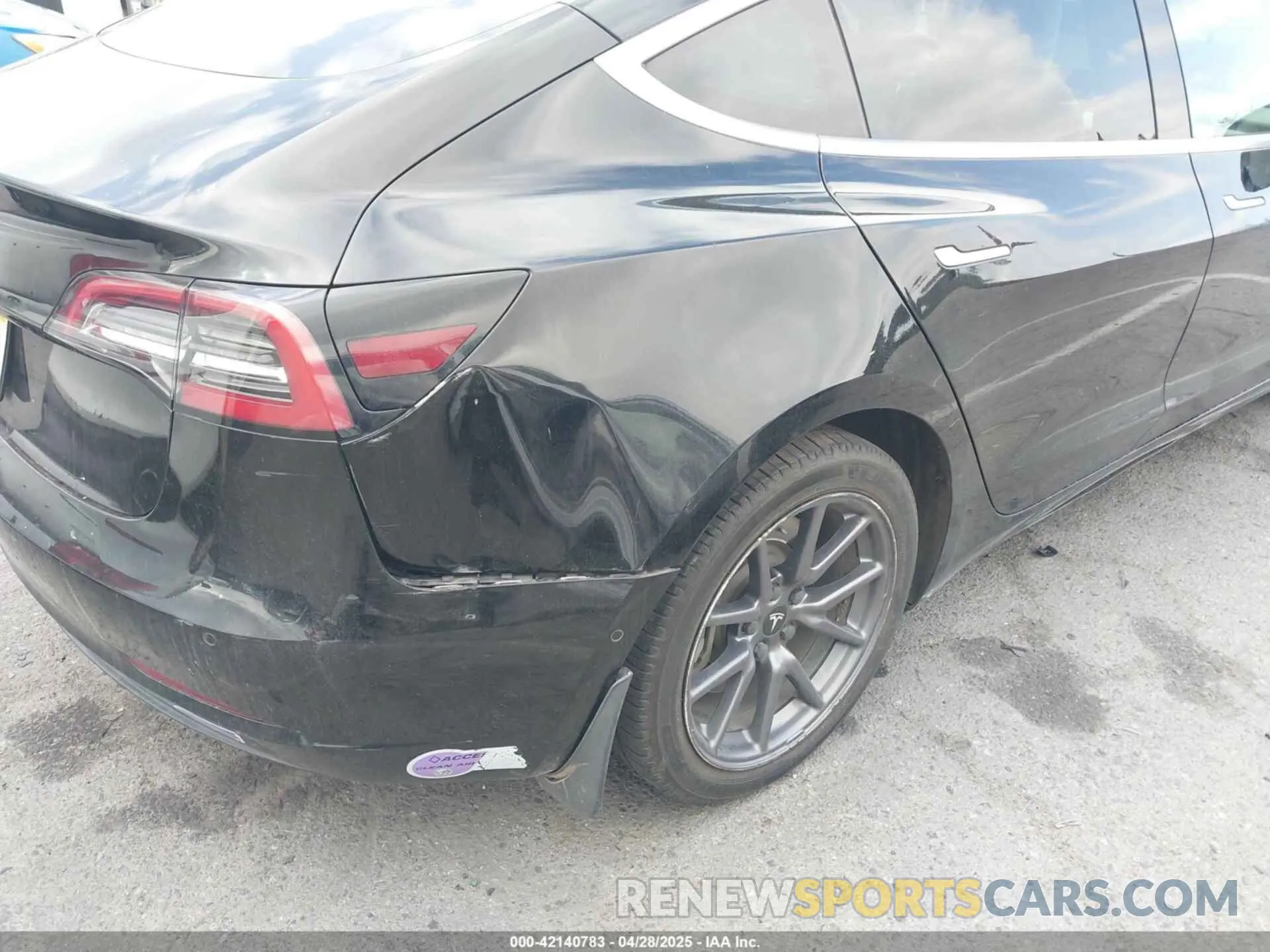 19 Photograph of a damaged car 5YJ3E1EA0KF301779 TESLA MODEL 3 2019