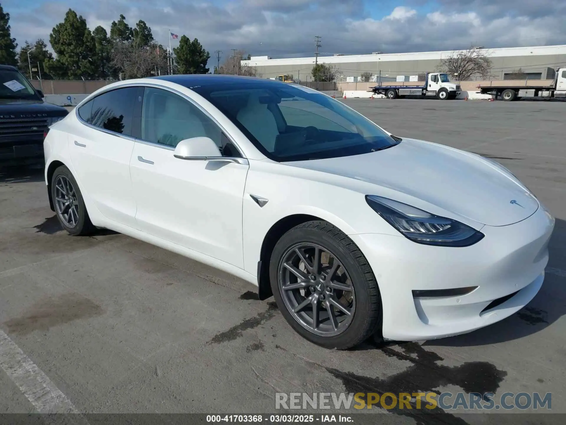 1 Photograph of a damaged car 5YJ3E1EA0KF322776 TESLA MODEL 3 2019