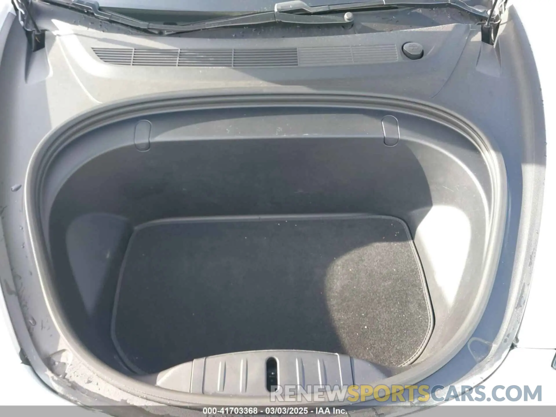 10 Photograph of a damaged car 5YJ3E1EA0KF322776 TESLA MODEL 3 2019