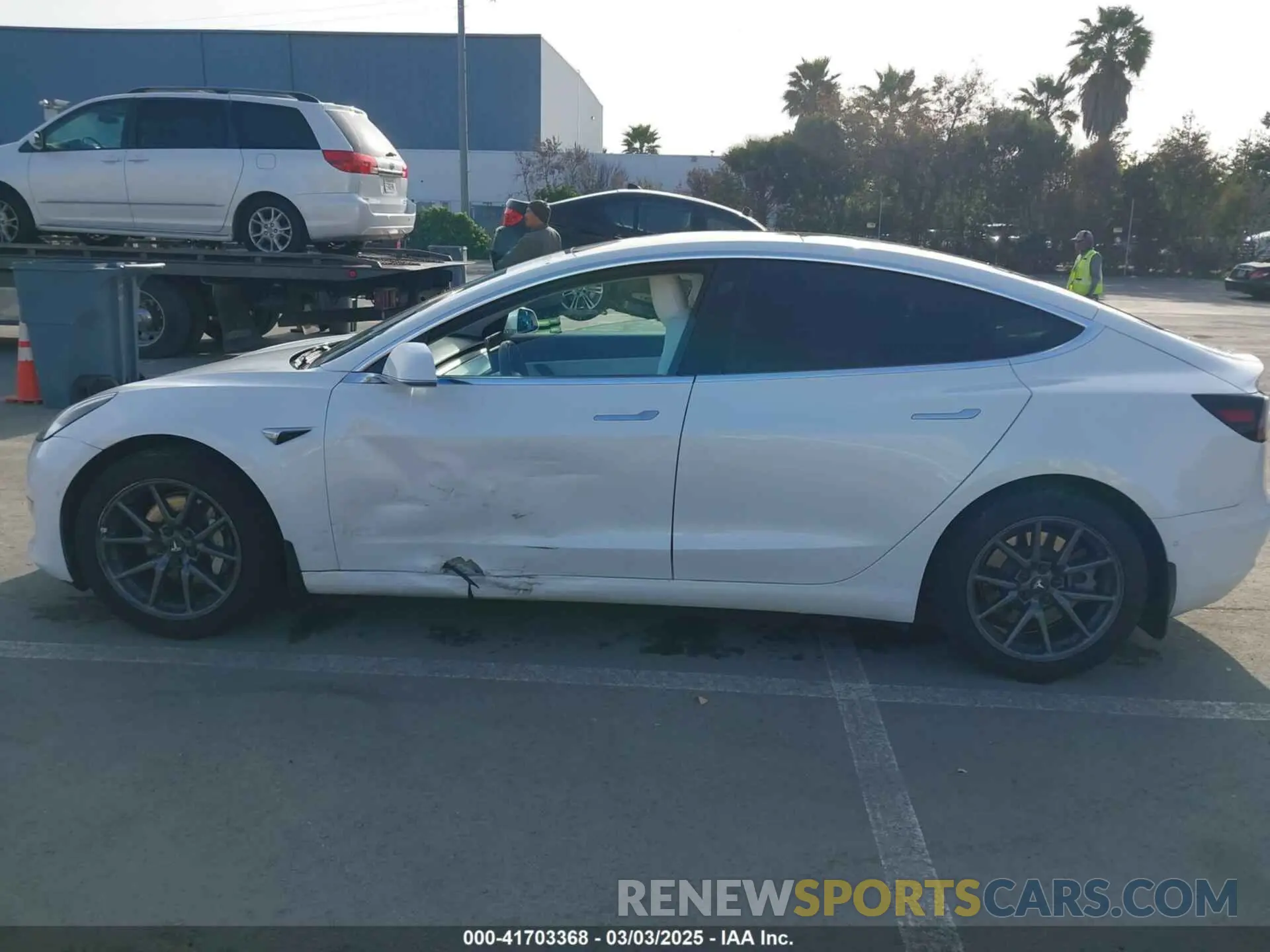 14 Photograph of a damaged car 5YJ3E1EA0KF322776 TESLA MODEL 3 2019
