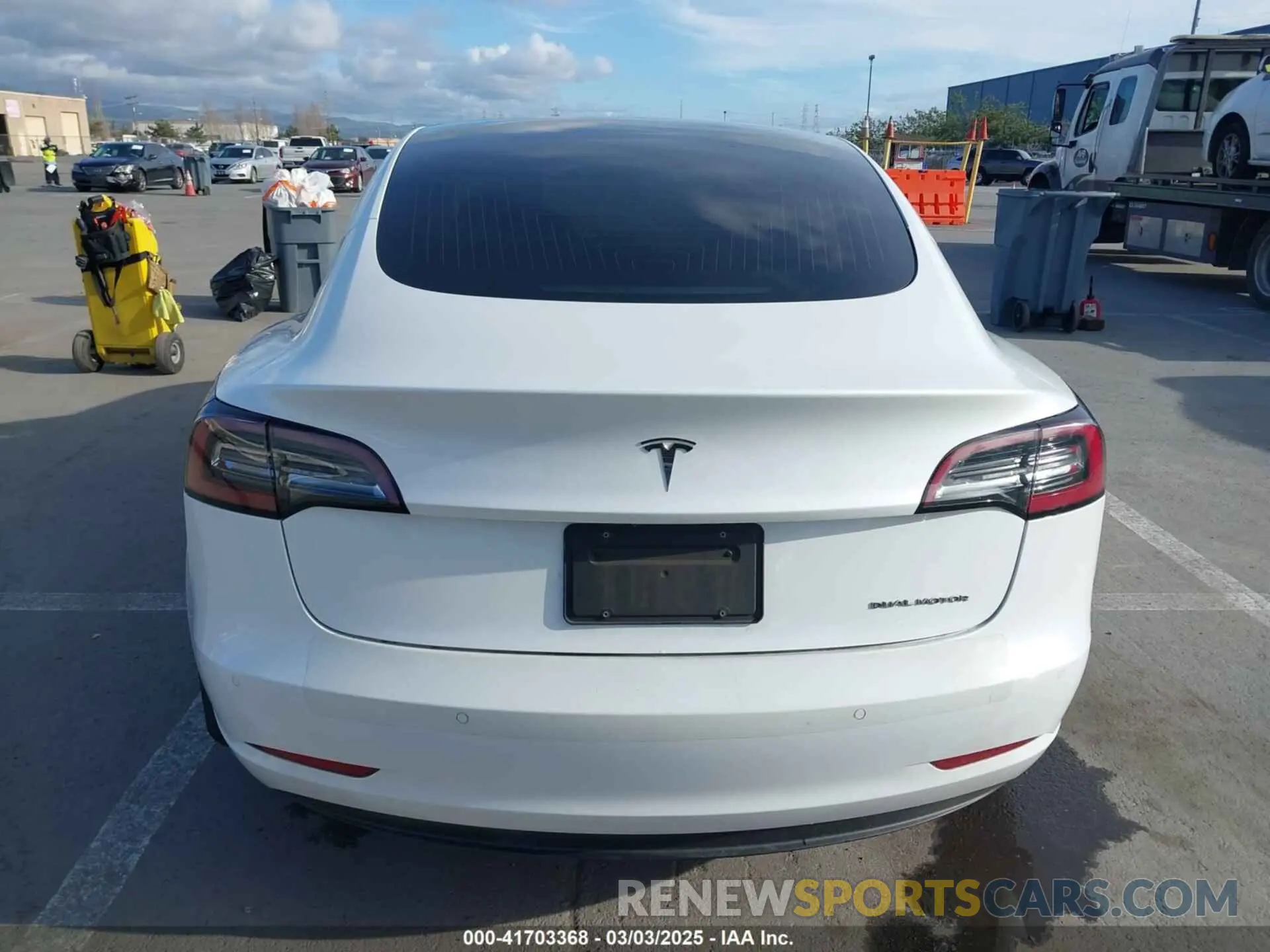 16 Photograph of a damaged car 5YJ3E1EA0KF322776 TESLA MODEL 3 2019