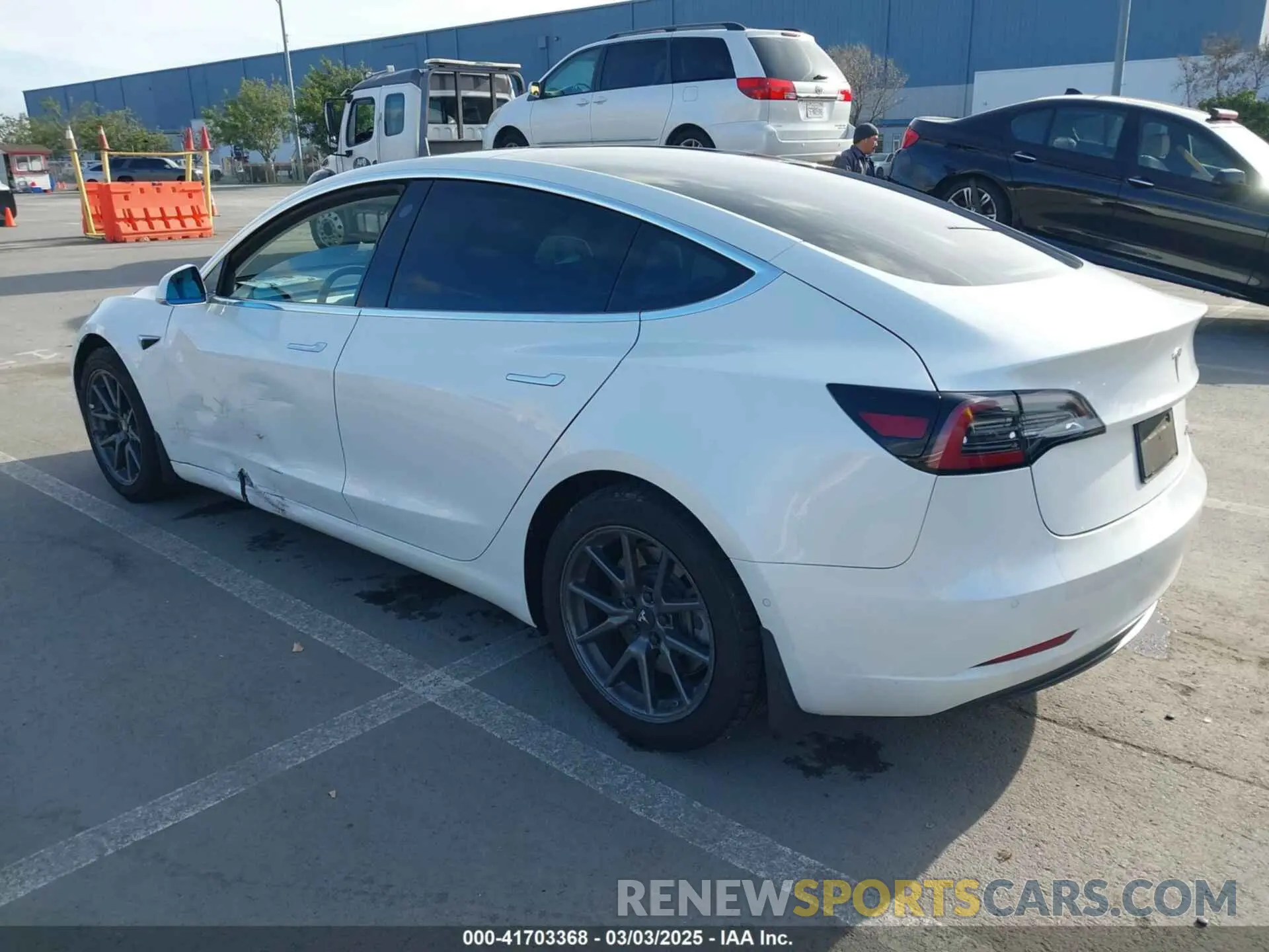 3 Photograph of a damaged car 5YJ3E1EA0KF322776 TESLA MODEL 3 2019