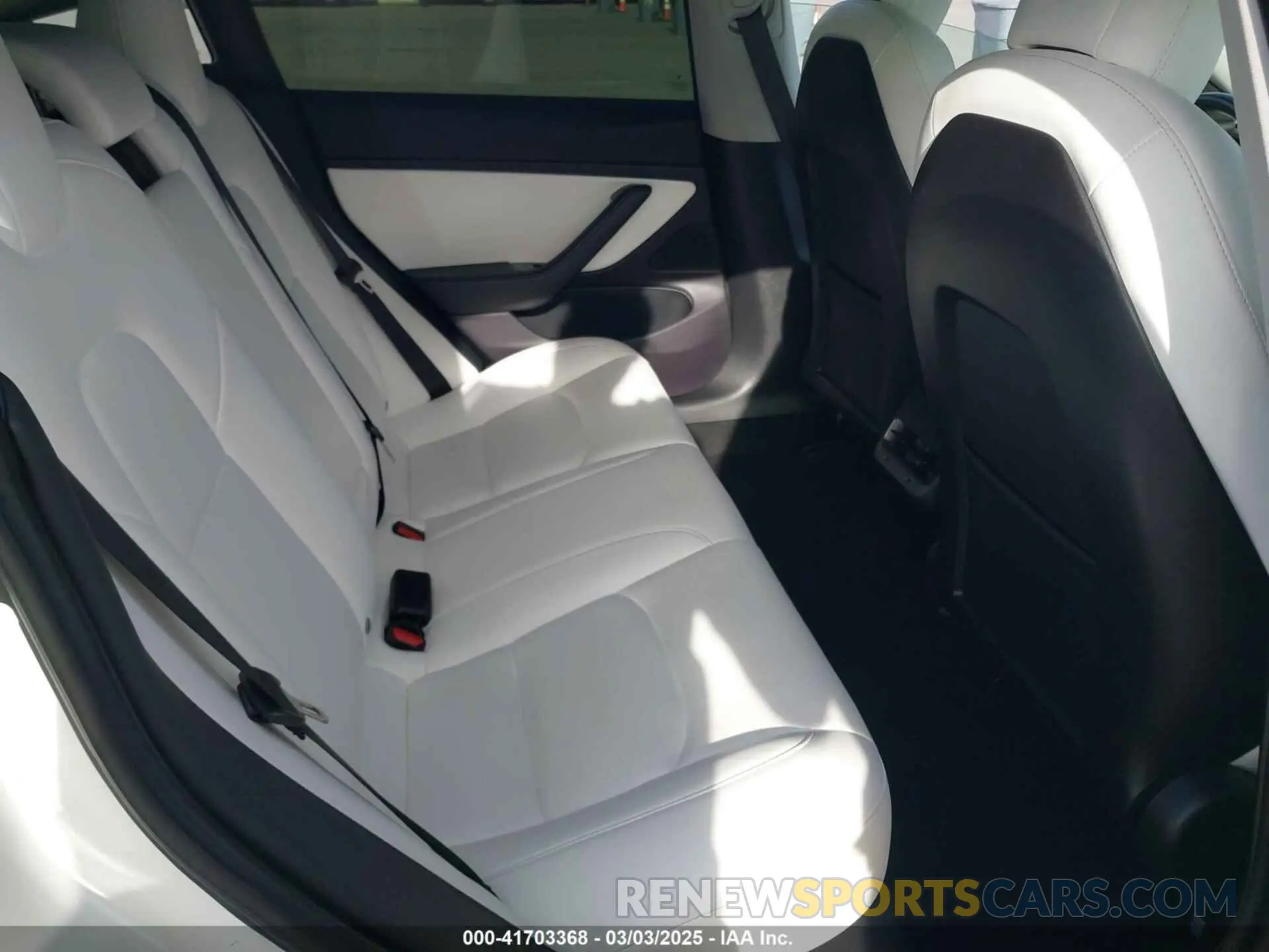 8 Photograph of a damaged car 5YJ3E1EA0KF322776 TESLA MODEL 3 2019
