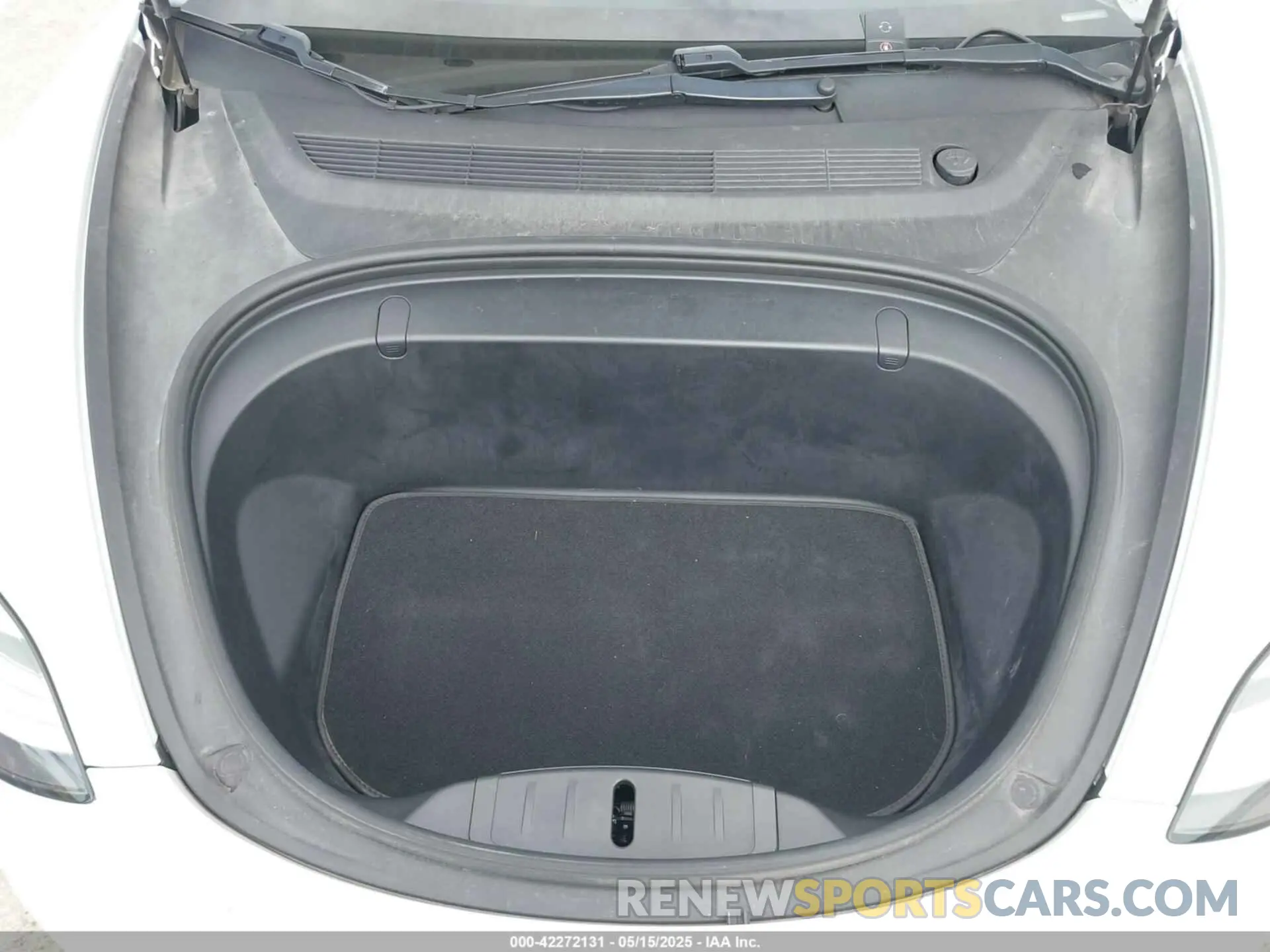 10 Photograph of a damaged car 5YJ3E1EA0KF326701 TESLA MODEL 3 2019