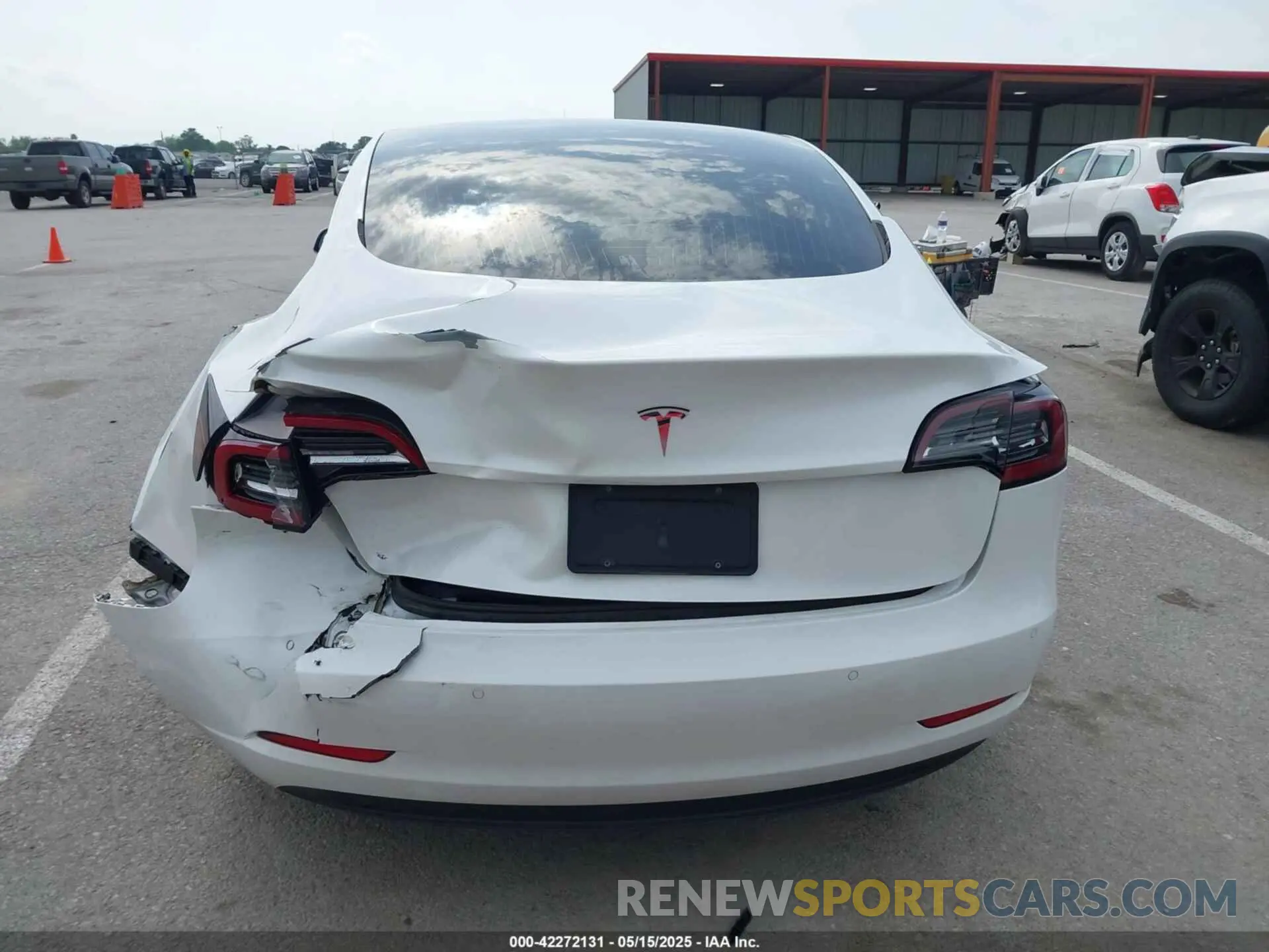 16 Photograph of a damaged car 5YJ3E1EA0KF326701 TESLA MODEL 3 2019