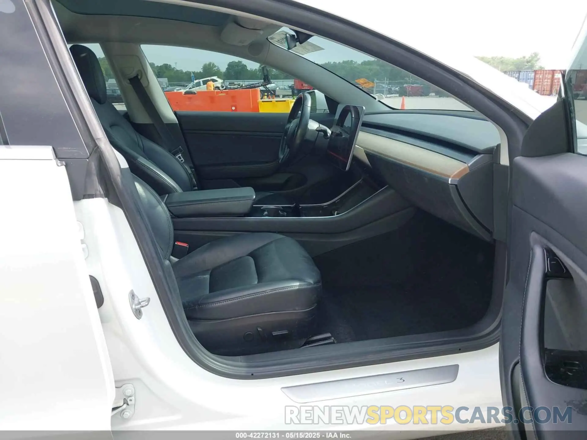 5 Photograph of a damaged car 5YJ3E1EA0KF326701 TESLA MODEL 3 2019