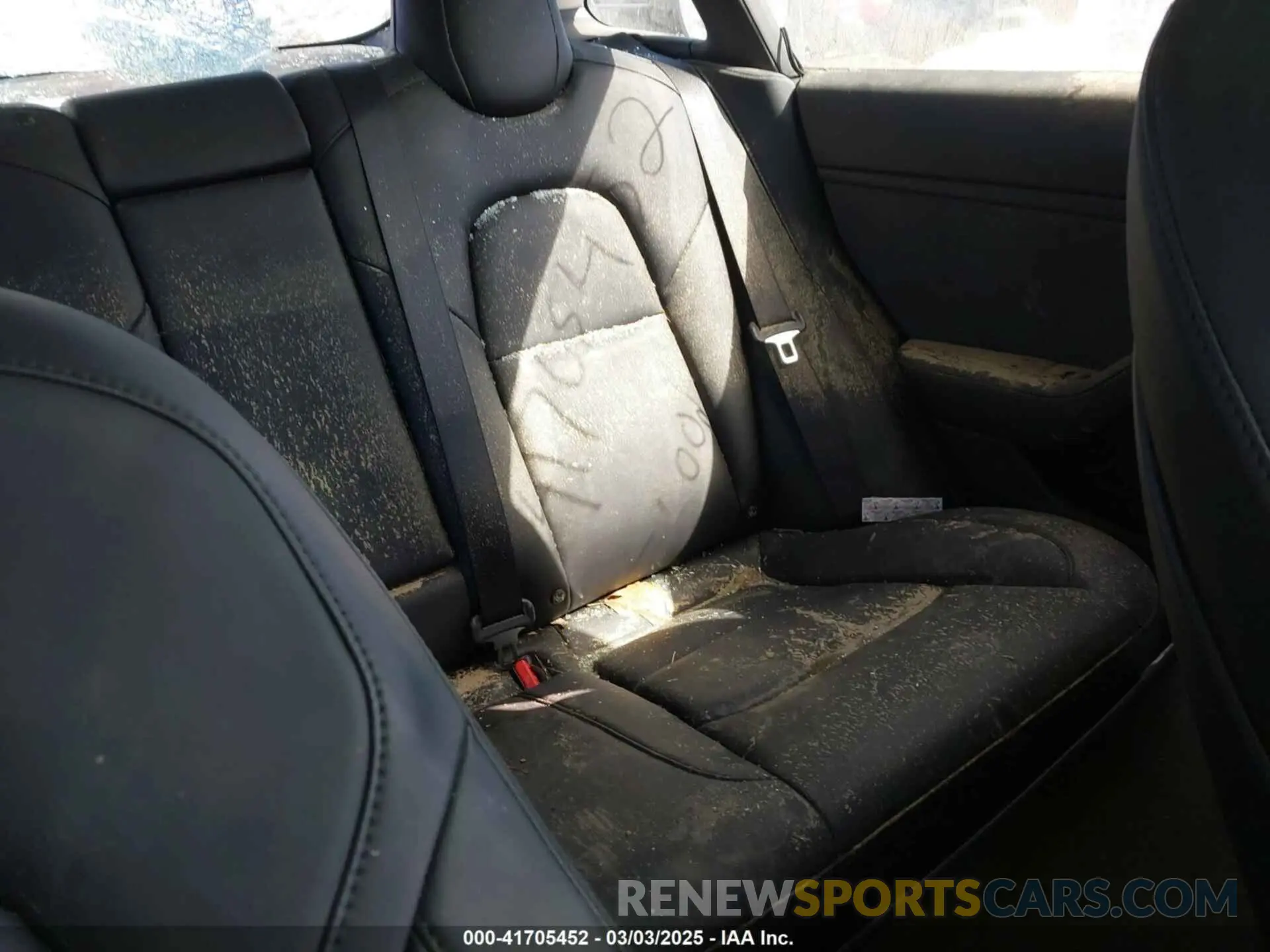 8 Photograph of a damaged car 5YJ3E1EA0KF394514 TESLA MODEL 3 2019