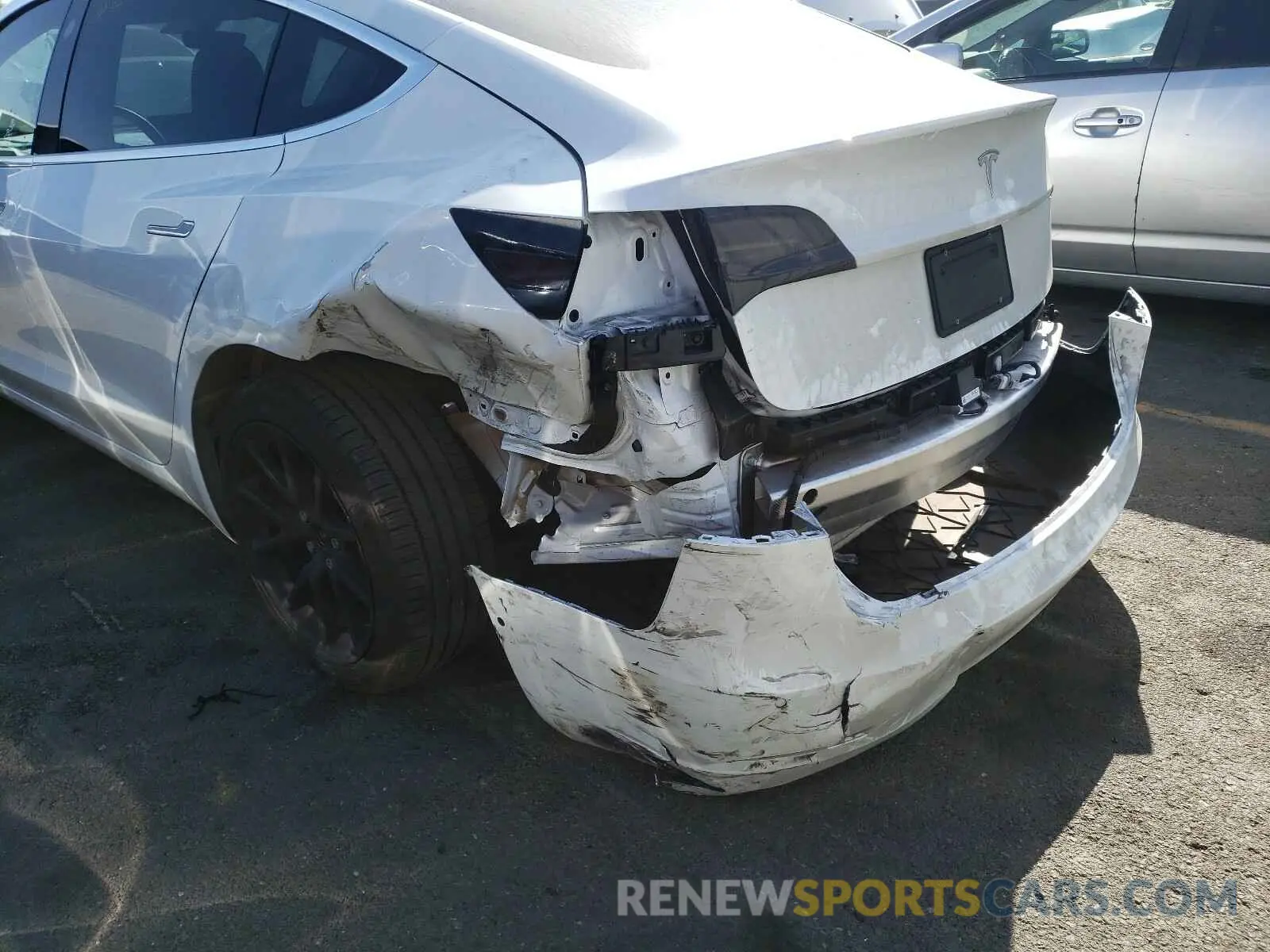 9 Photograph of a damaged car 5YJ3E1EA0KF401400 TESLA MODEL 3 2019