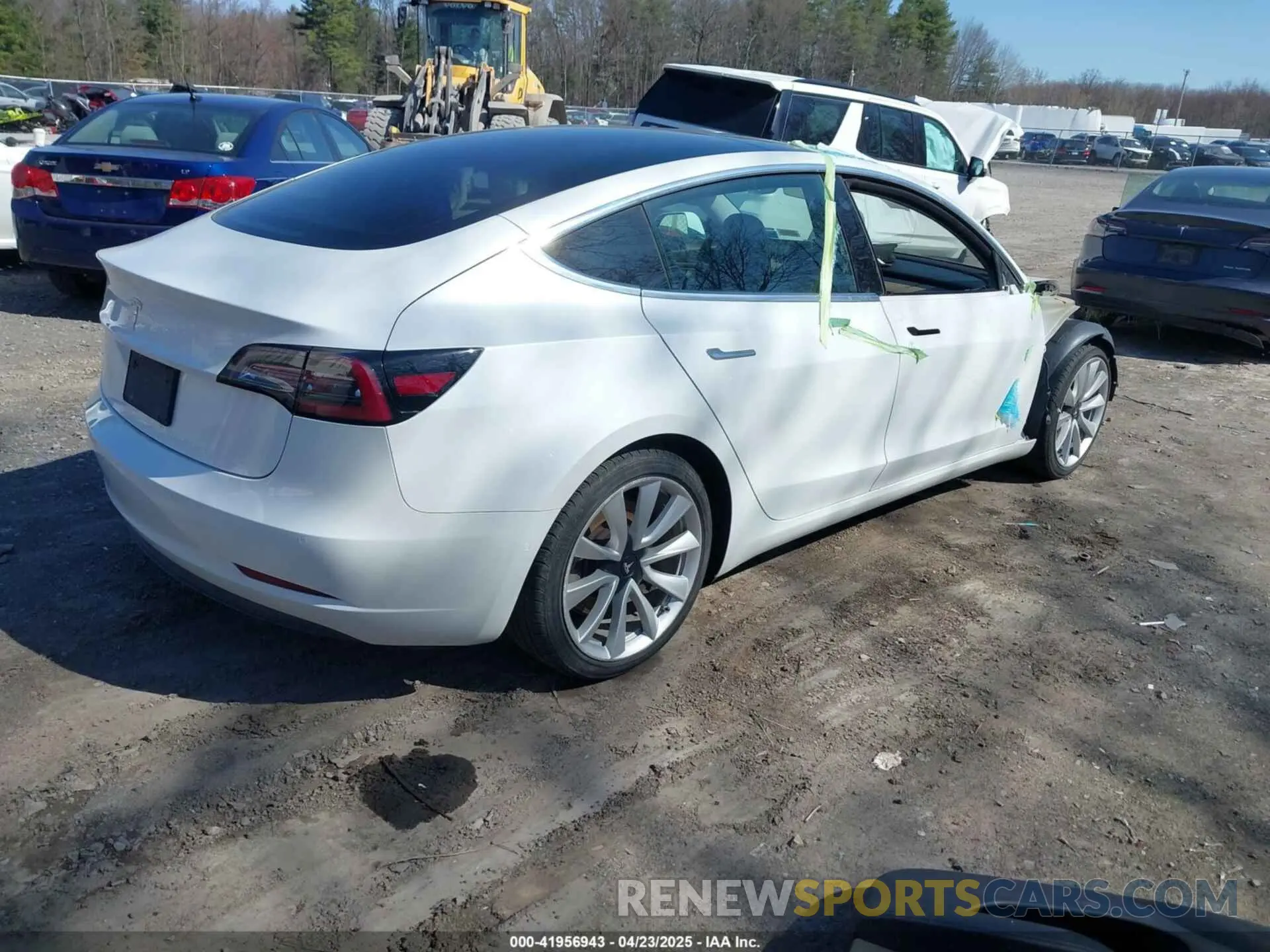 4 Фотография поврежденного автомобиля 5YJ3E1EA0KF402451 TESLA MODEL 3 2019