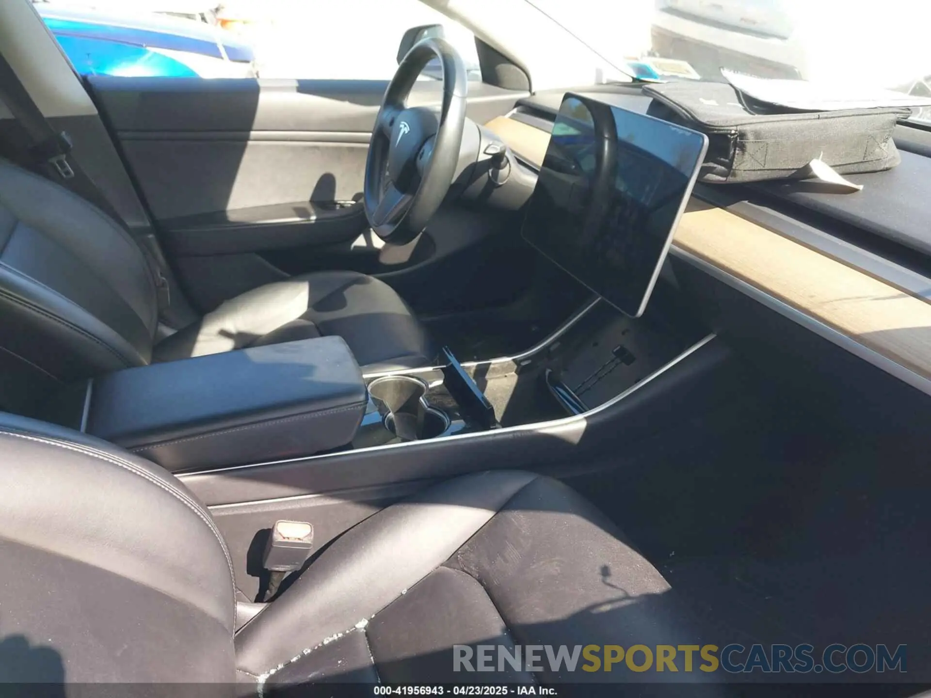 5 Фотография поврежденного автомобиля 5YJ3E1EA0KF402451 TESLA MODEL 3 2019