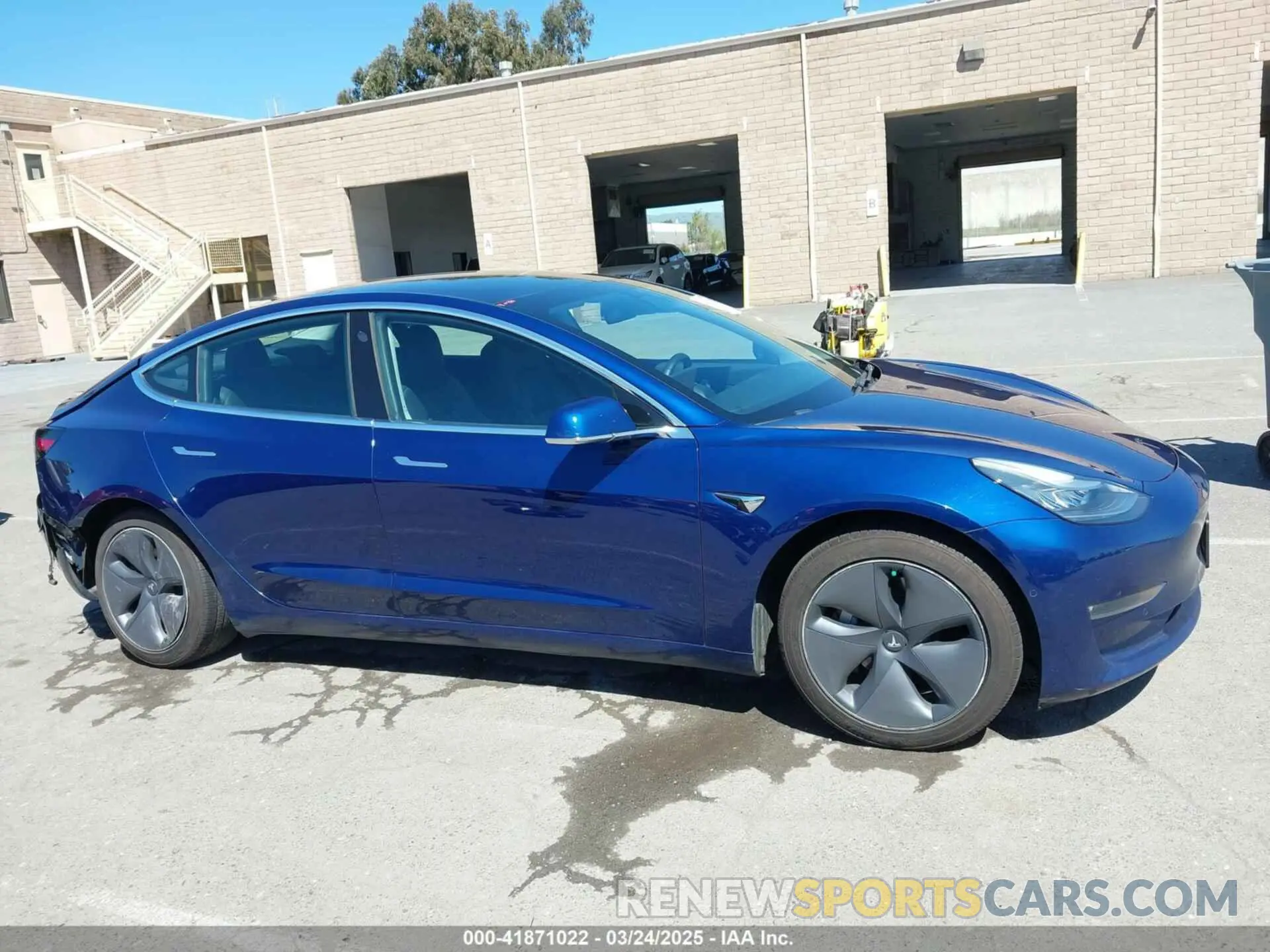 13 Photograph of a damaged car 5YJ3E1EA0KF425079 TESLA MODEL 3 2019