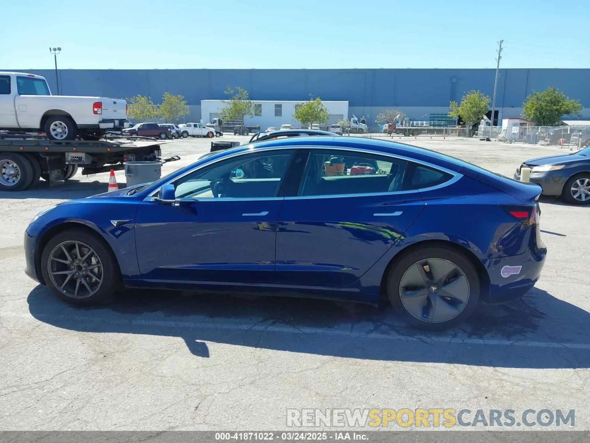 14 Photograph of a damaged car 5YJ3E1EA0KF425079 TESLA MODEL 3 2019