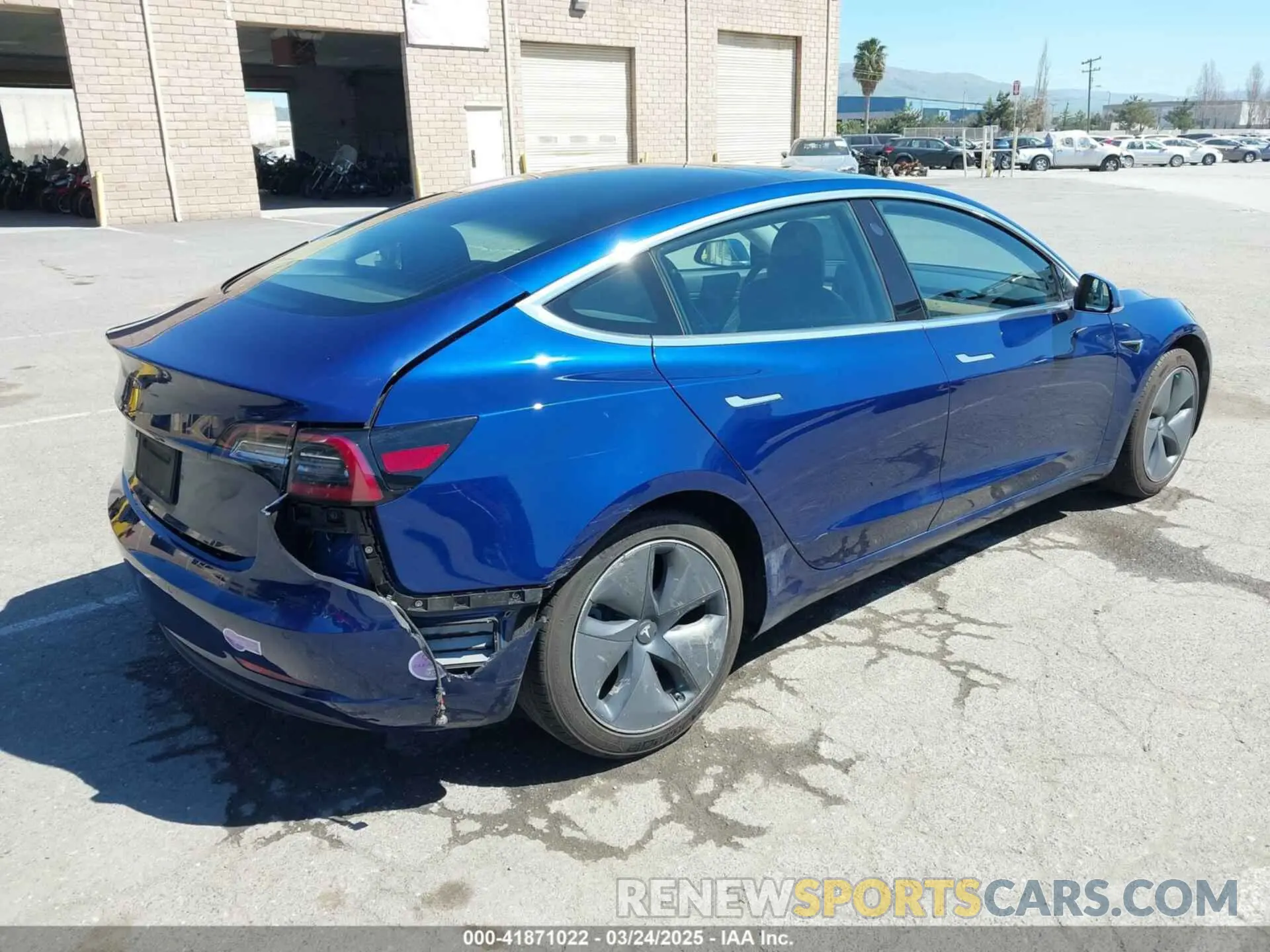 4 Photograph of a damaged car 5YJ3E1EA0KF425079 TESLA MODEL 3 2019