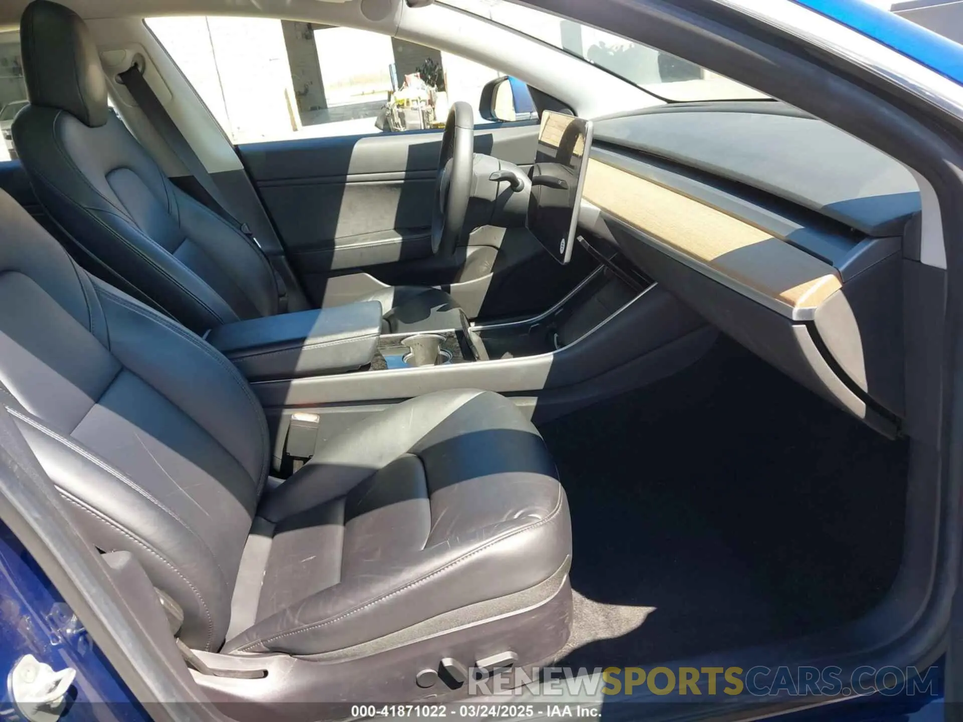 5 Photograph of a damaged car 5YJ3E1EA0KF425079 TESLA MODEL 3 2019