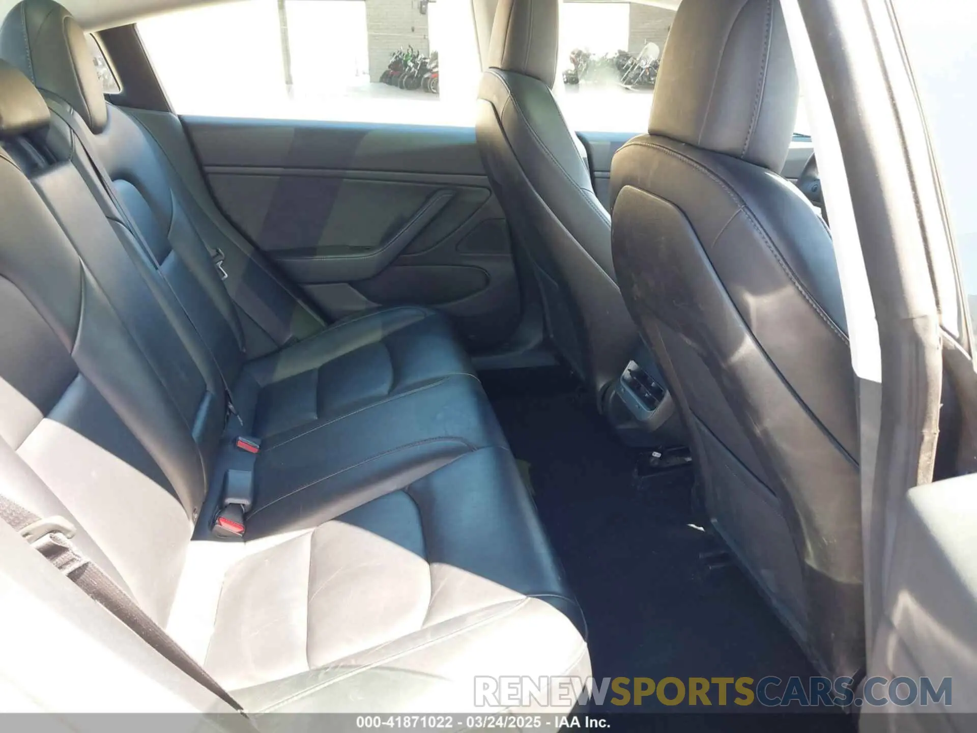 8 Photograph of a damaged car 5YJ3E1EA0KF425079 TESLA MODEL 3 2019