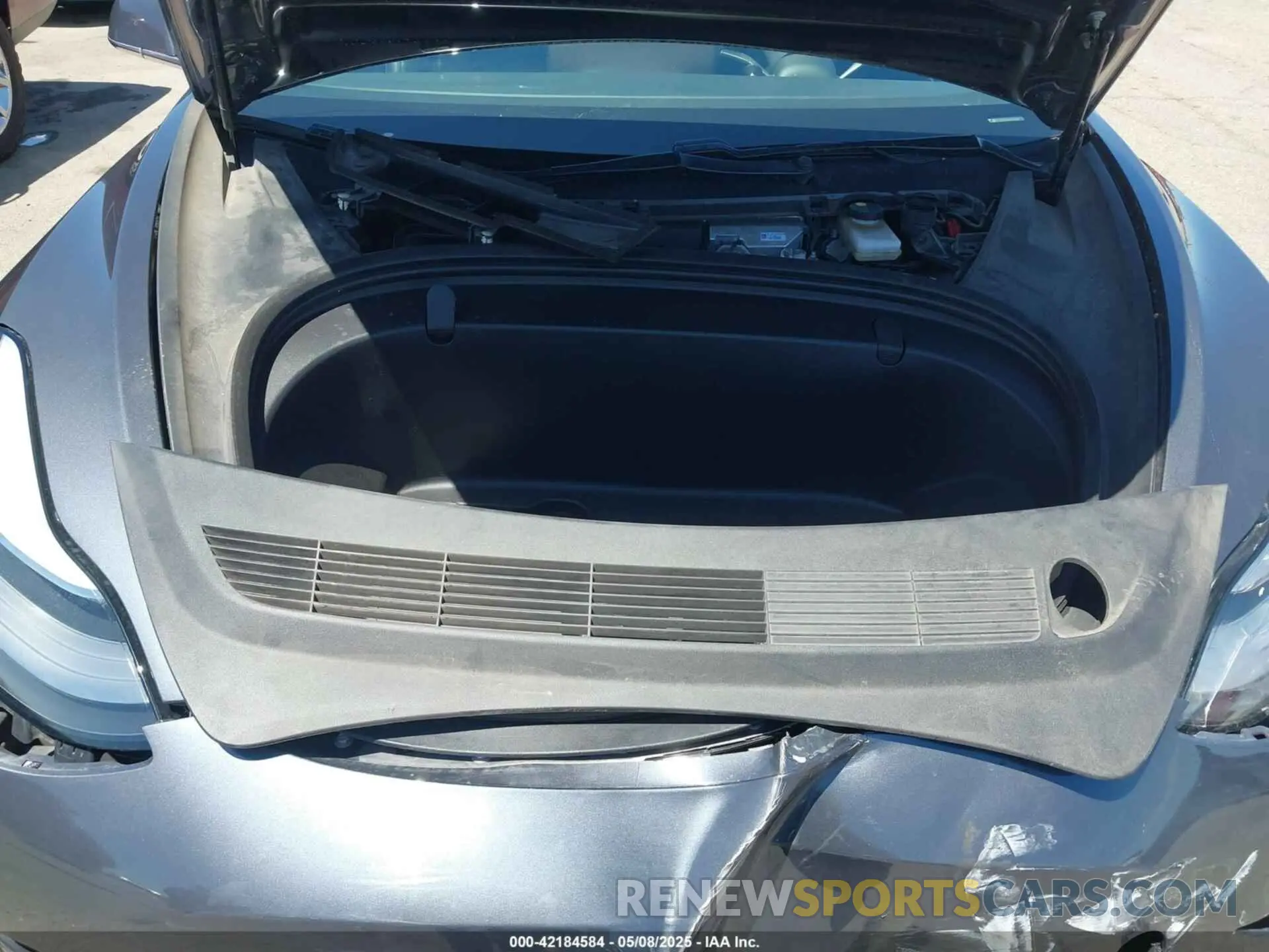10 Photograph of a damaged car 5YJ3E1EA0KF475996 TESLA MODEL 3 2019