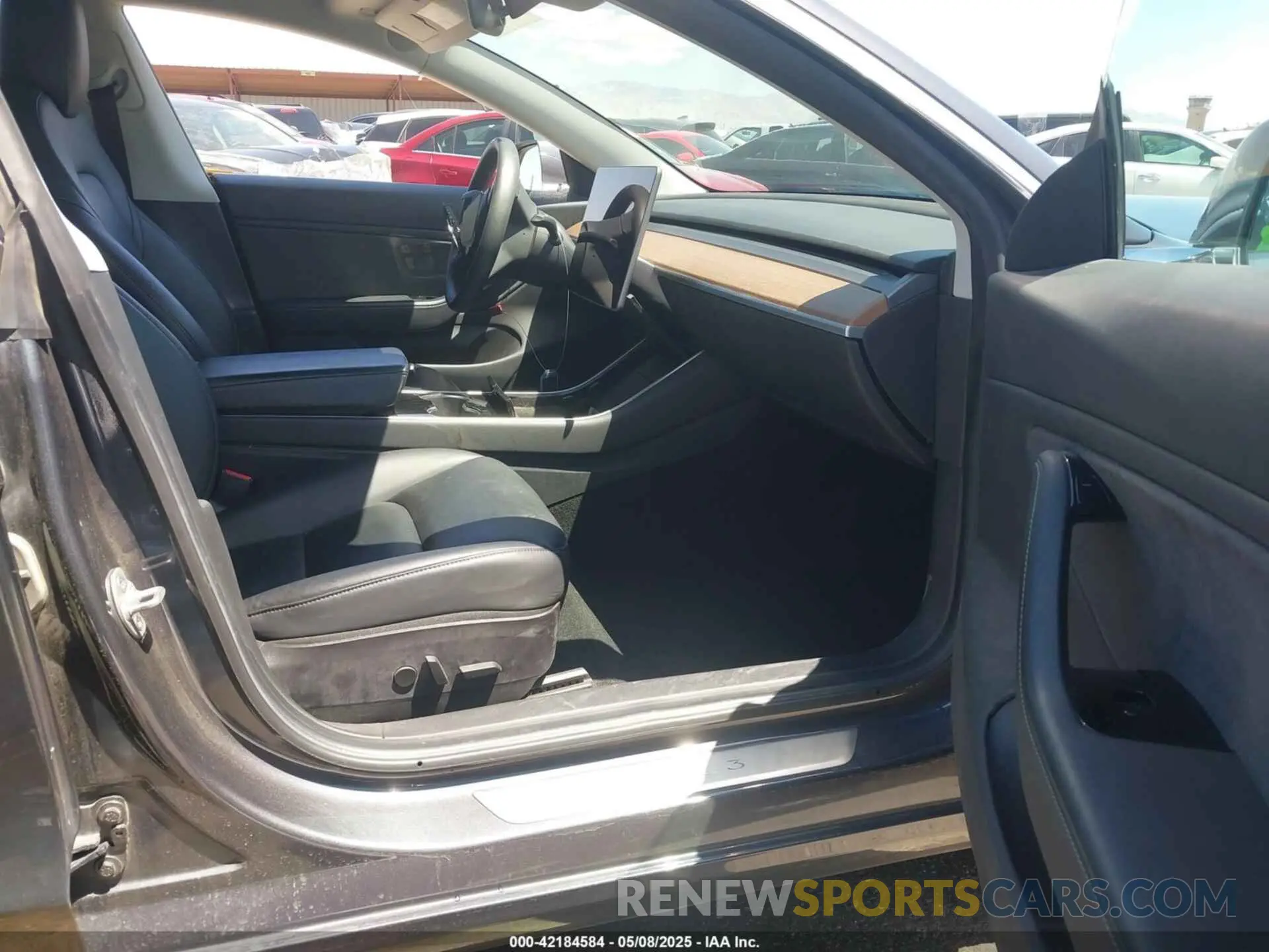 5 Photograph of a damaged car 5YJ3E1EA0KF475996 TESLA MODEL 3 2019