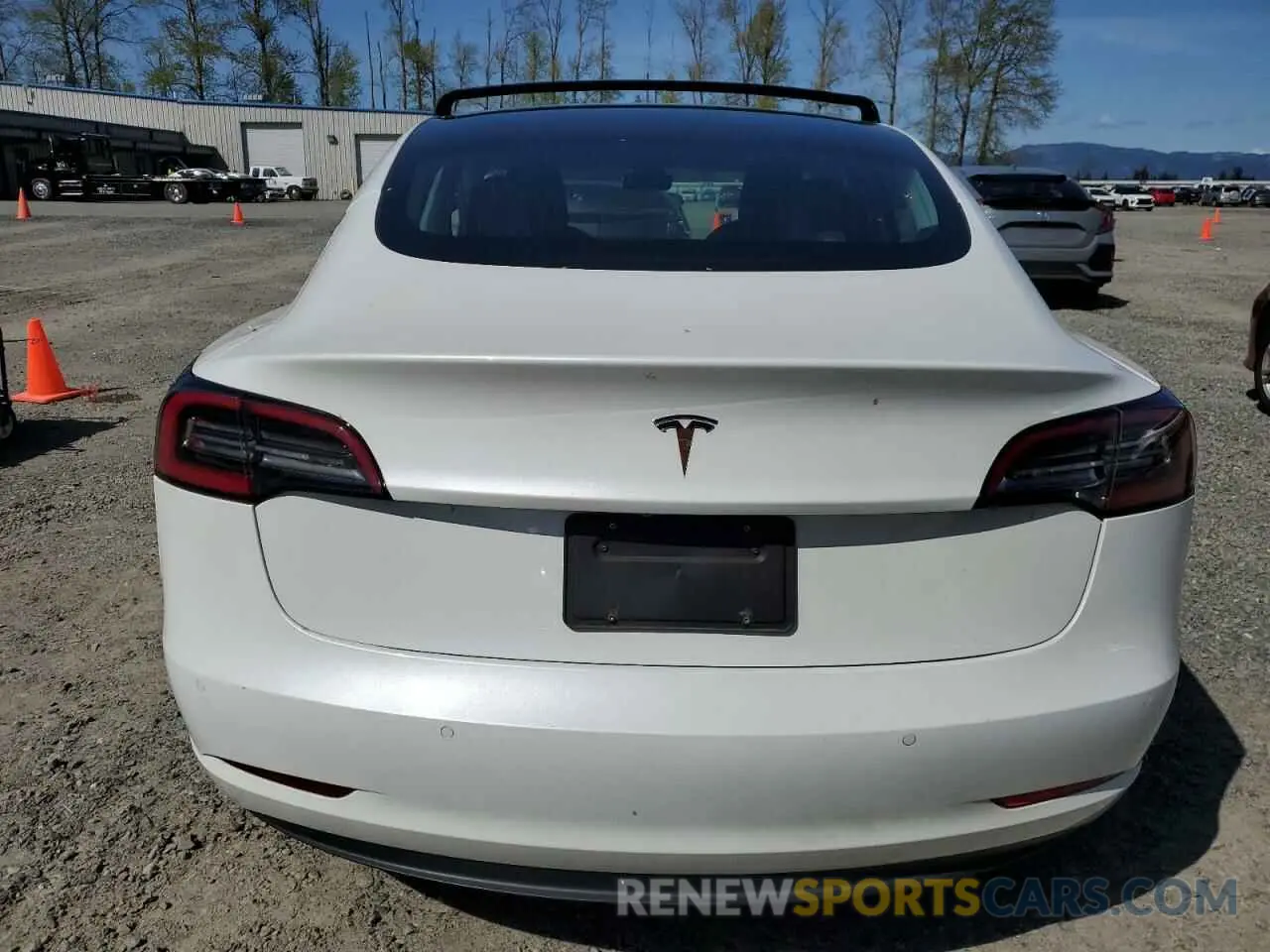 6 Фотография поврежденного автомобиля 5YJ3E1EA0KF484178 TESLA MODEL 3 2019