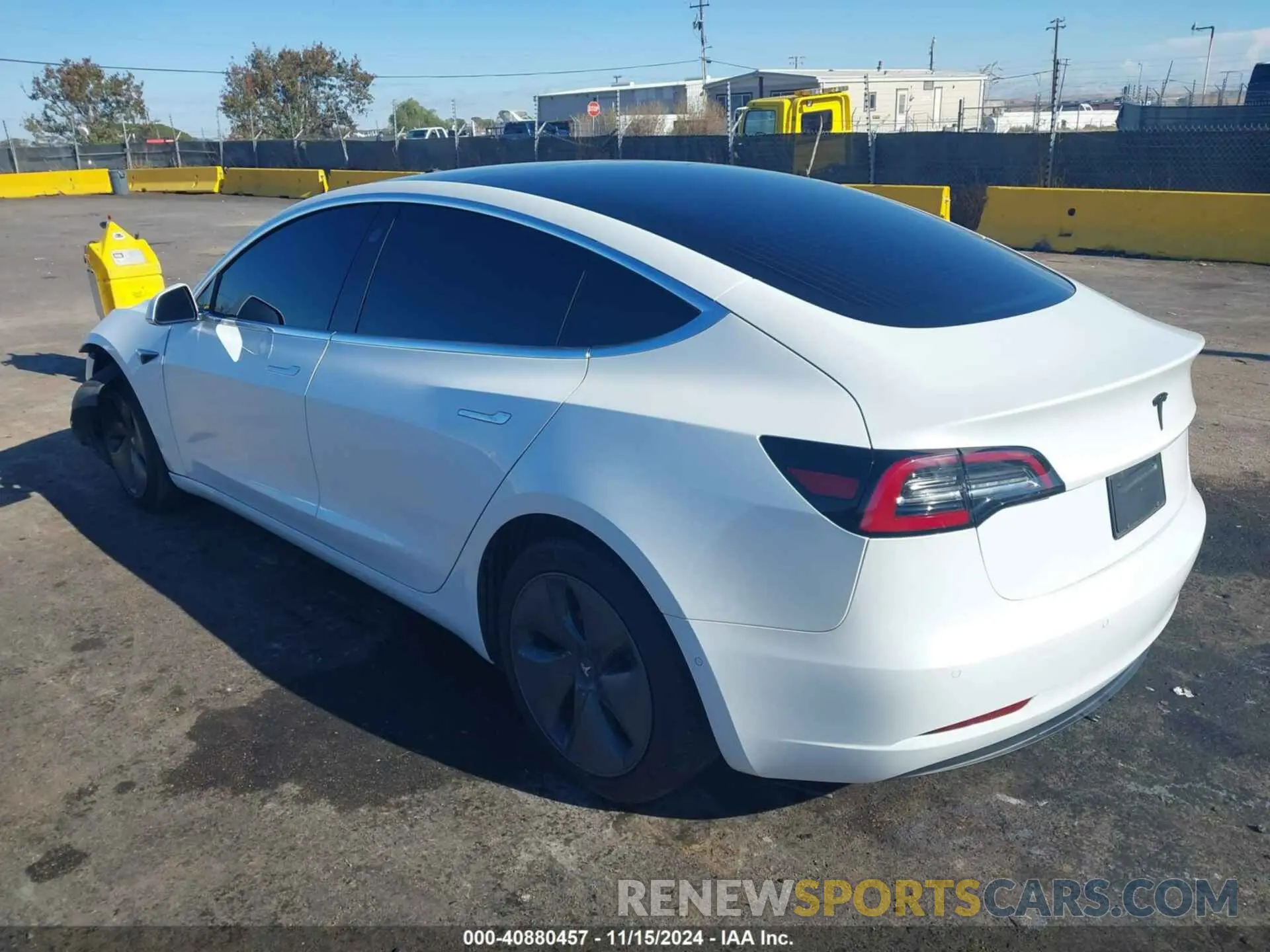 3 Photograph of a damaged car 5YJ3E1EA0KF484813 TESLA MODEL 3 2019