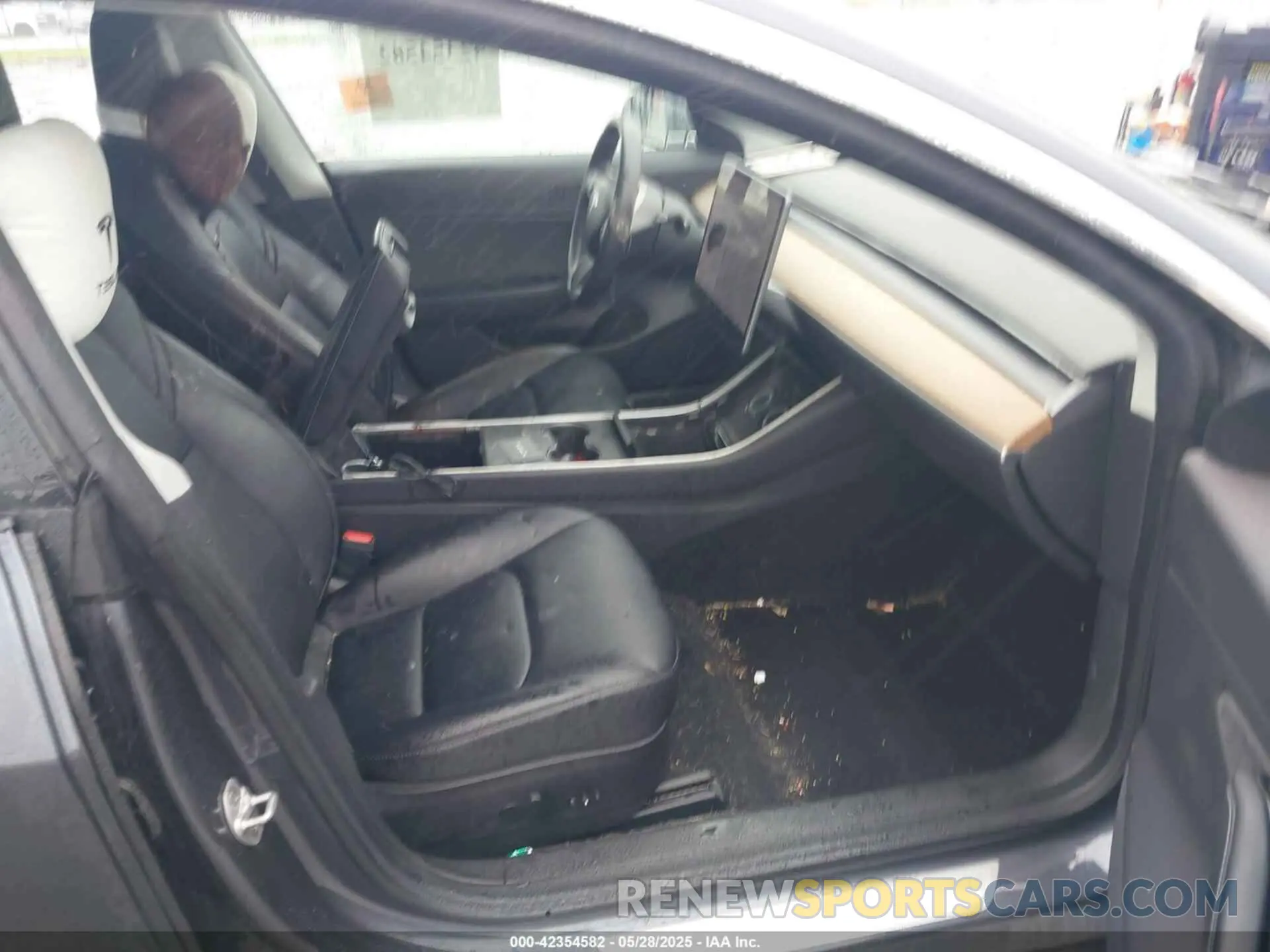 5 Photograph of a damaged car 5YJ3E1EA1KF327100 TESLA MODEL 3 2019