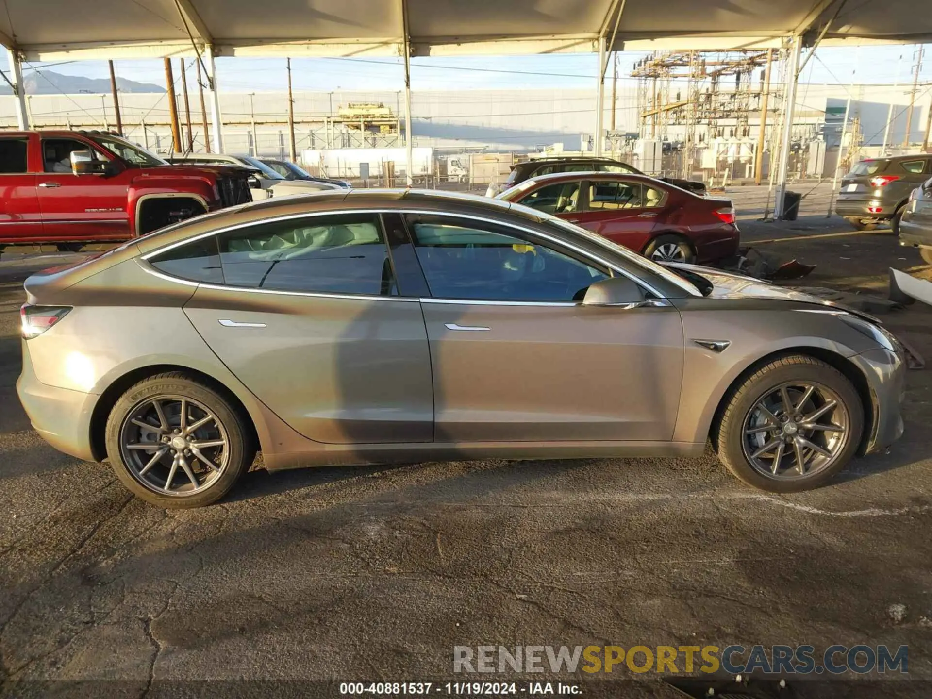 12 Фотография поврежденного автомобиля 5YJ3E1EA1KF399916 TESLA MODEL 3 2019