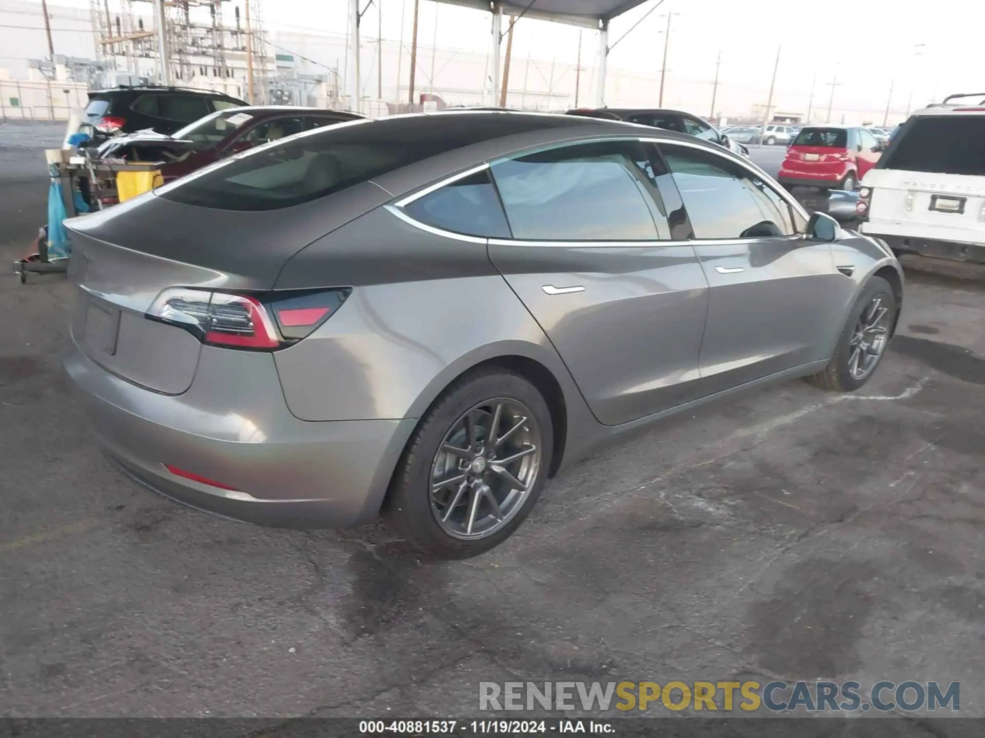 4 Фотография поврежденного автомобиля 5YJ3E1EA1KF399916 TESLA MODEL 3 2019