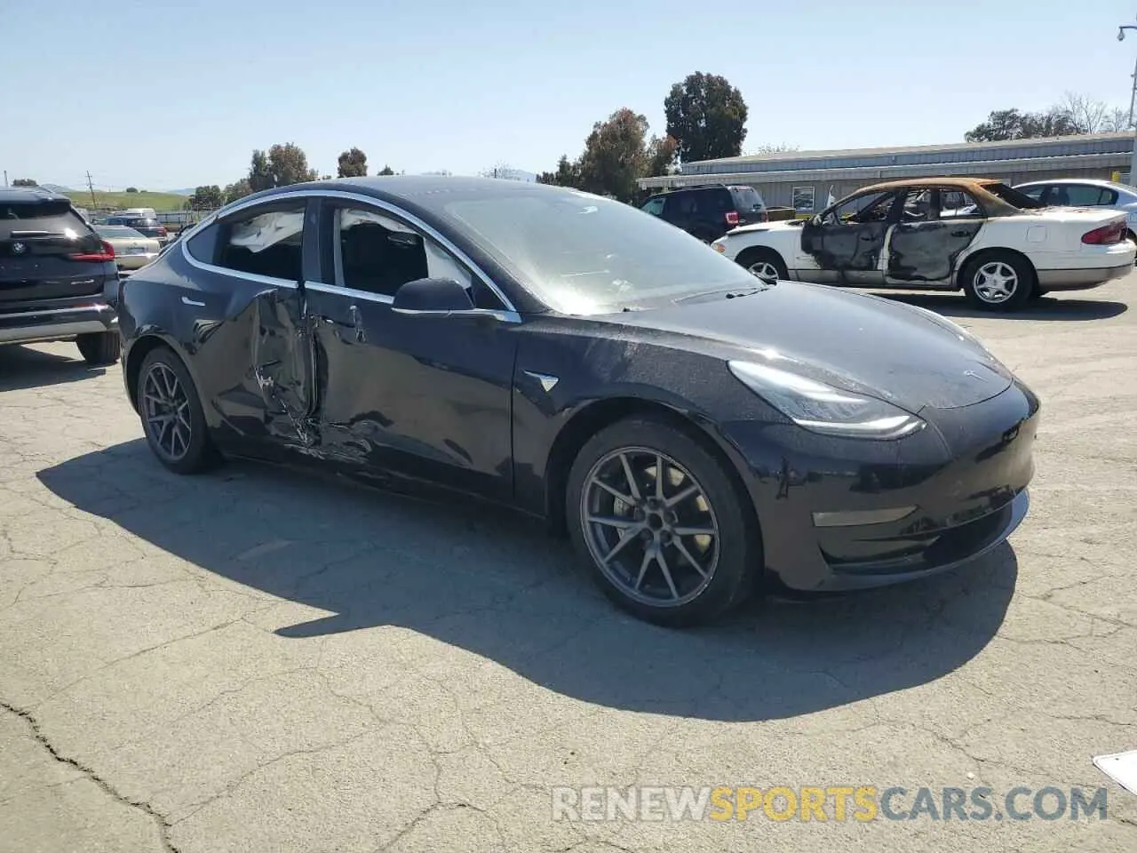 4 Фотография поврежденного автомобиля 5YJ3E1EA1KF410137 TESLA MODEL 3 2019