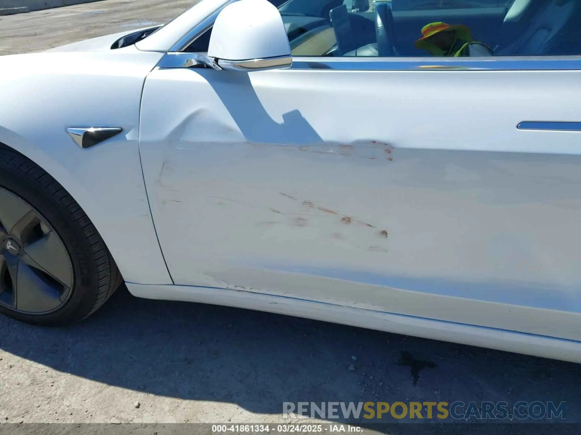 19 Photograph of a damaged car 5YJ3E1EA1KF422983 TESLA MODEL 3 2019