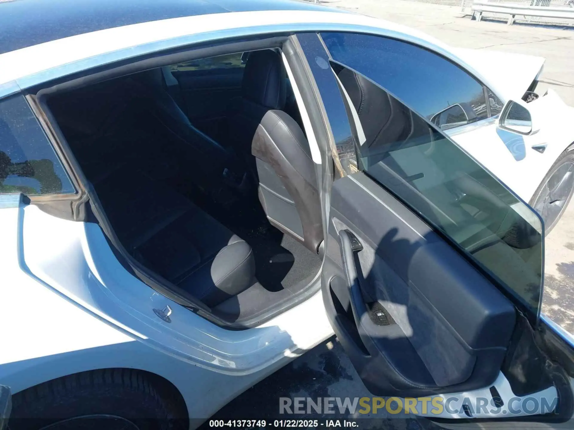 8 Photograph of a damaged car 5YJ3E1EA1KF430775 TESLA MODEL 3 2019