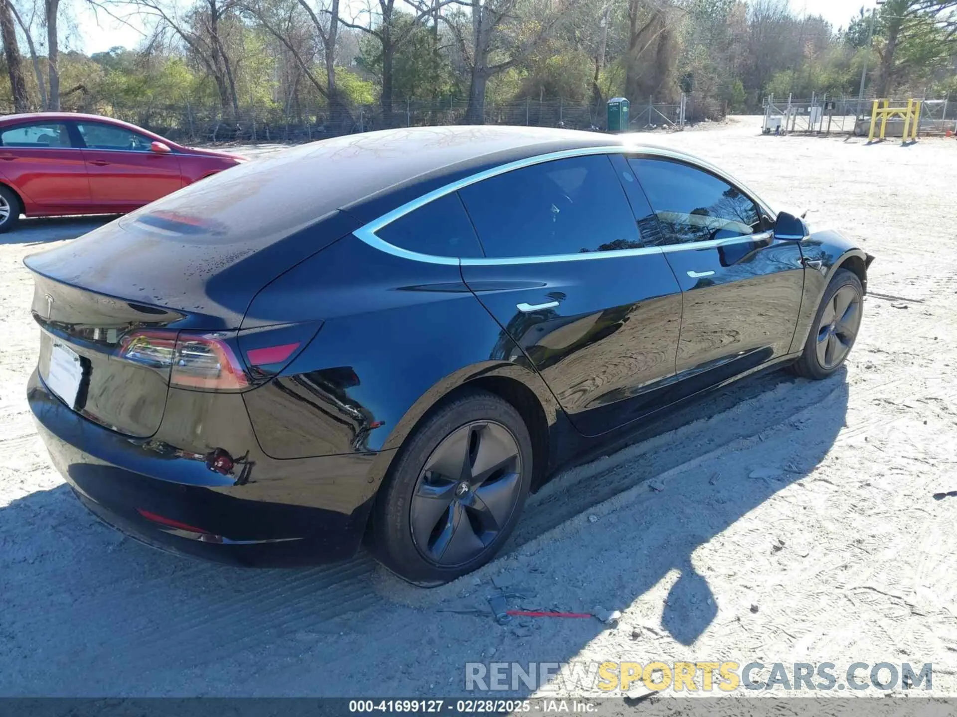 4 Photograph of a damaged car 5YJ3E1EA2KF306286 TESLA MODEL 3 2019