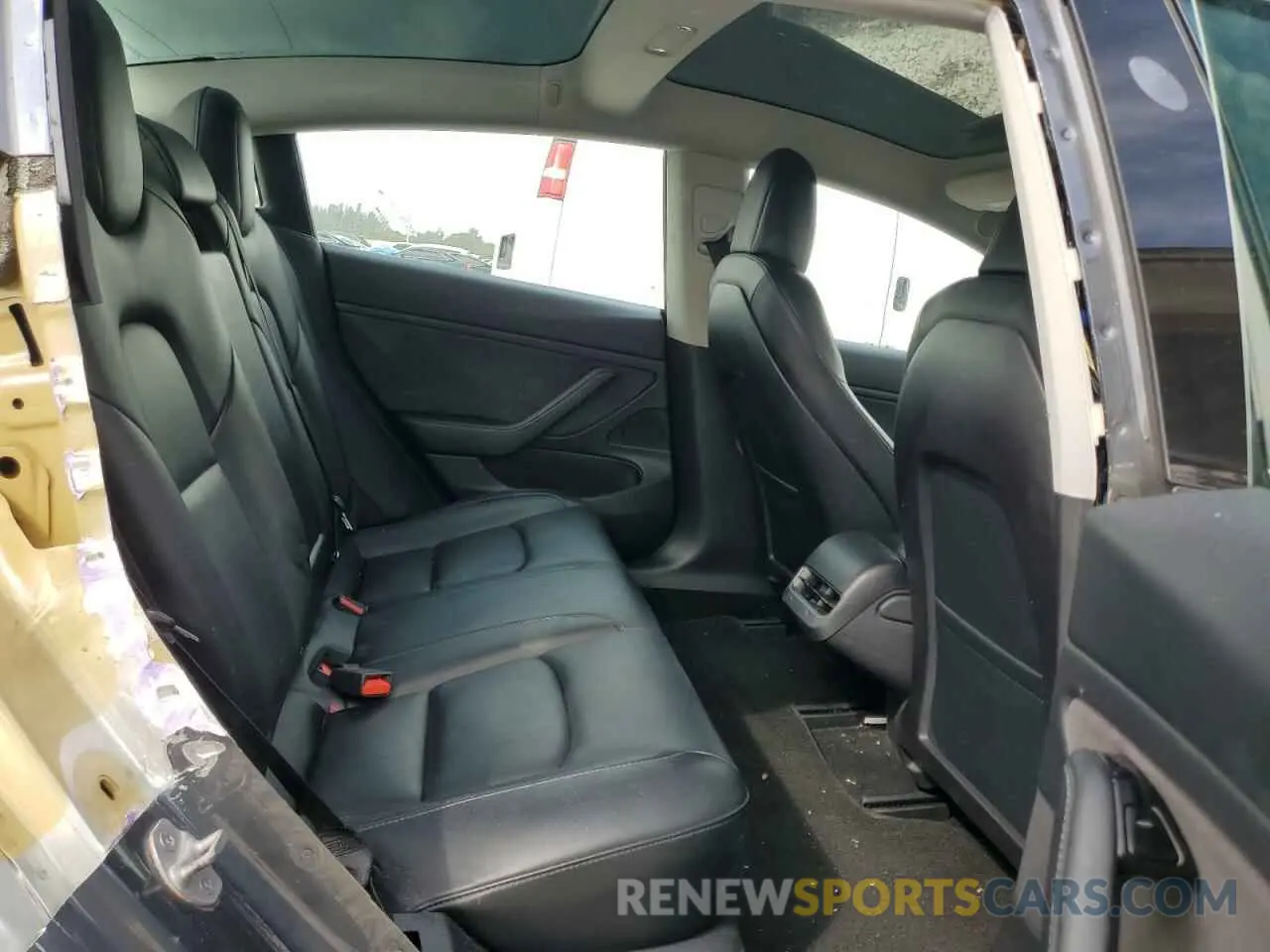 10 Photograph of a damaged car 5YJ3E1EA2KF308121 TESLA MODEL 3 2019