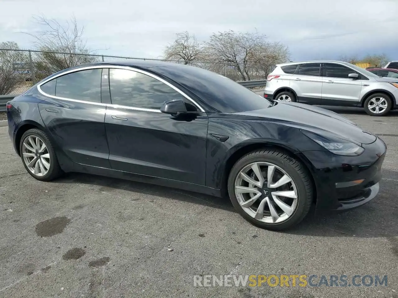 4 Фотография поврежденного автомобиля 5YJ3E1EA2KF312637 TESLA MODEL 3 2019