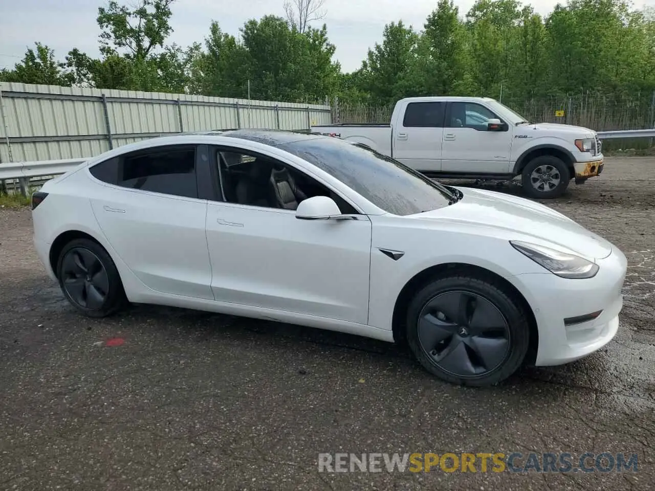 4 Фотография поврежденного автомобиля 5YJ3E1EA2KF482514 TESLA MODEL 3 2019