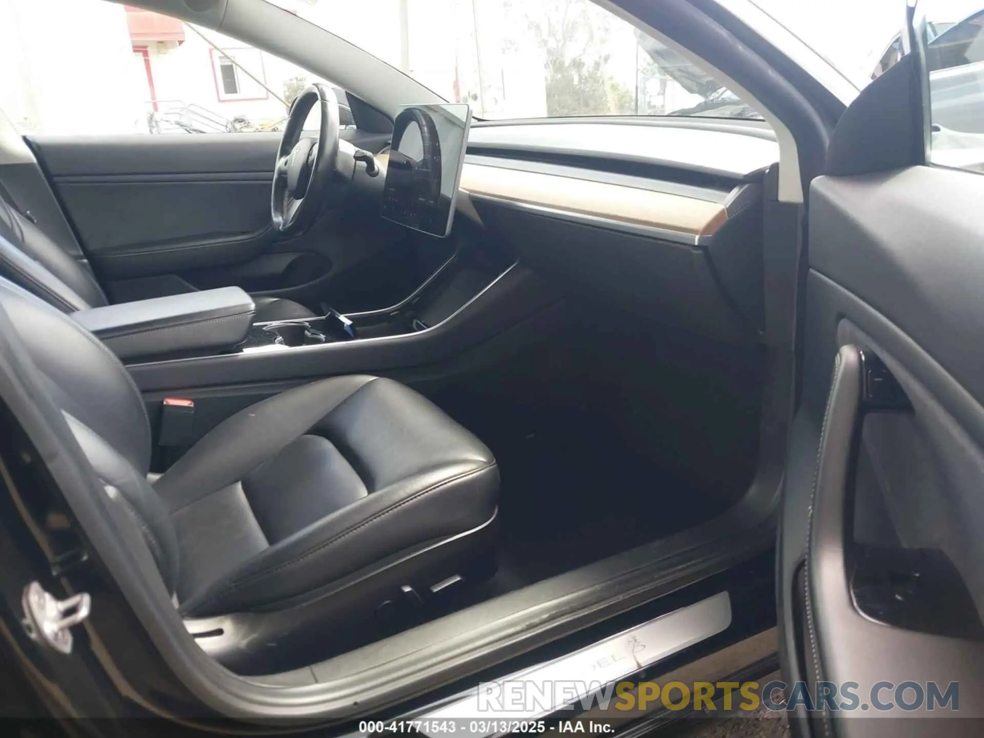 5 Фотография поврежденного автомобиля 5YJ3E1EA3KF325056 TESLA MODEL 3 2019