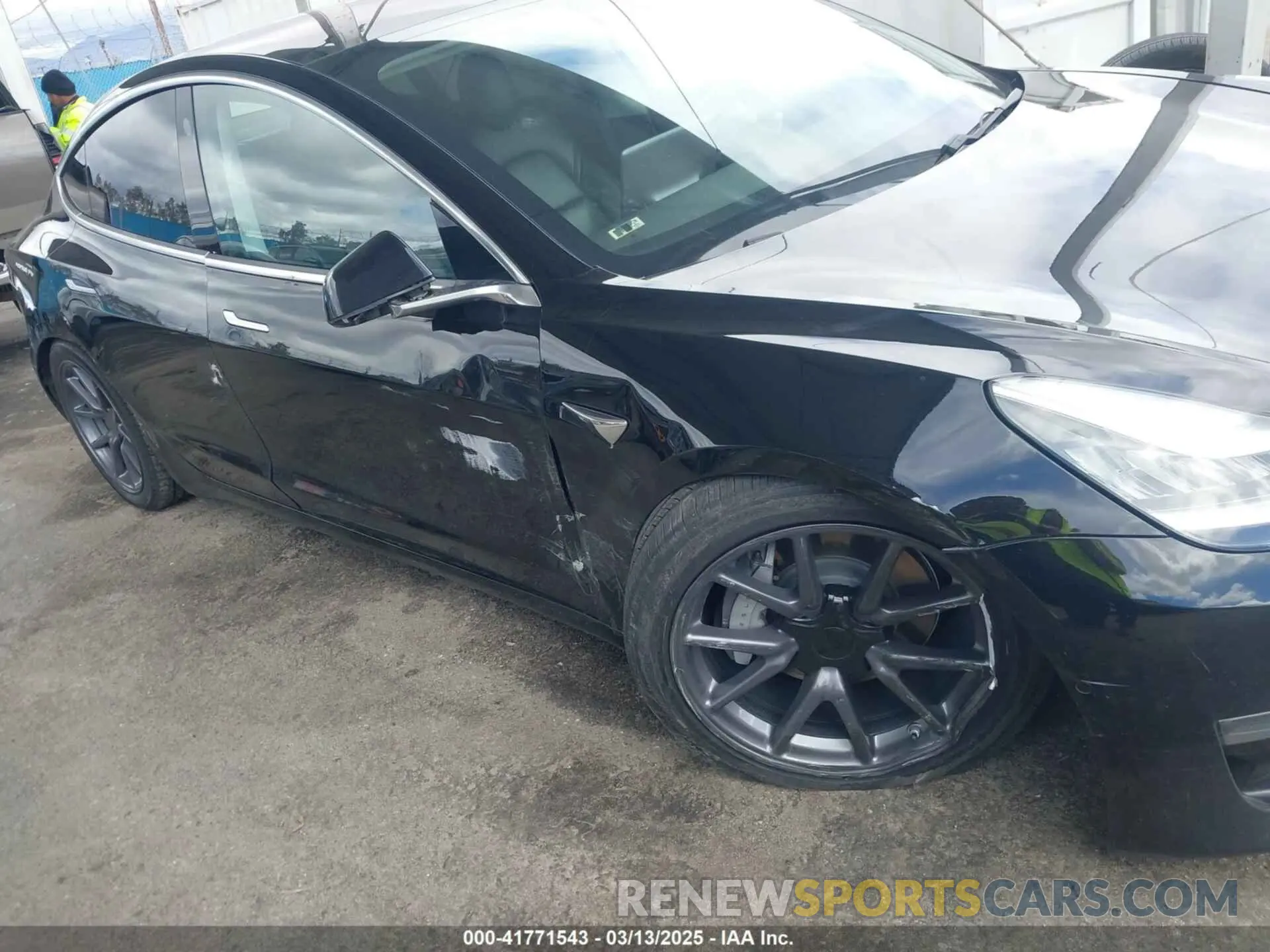 6 Фотография поврежденного автомобиля 5YJ3E1EA3KF325056 TESLA MODEL 3 2019