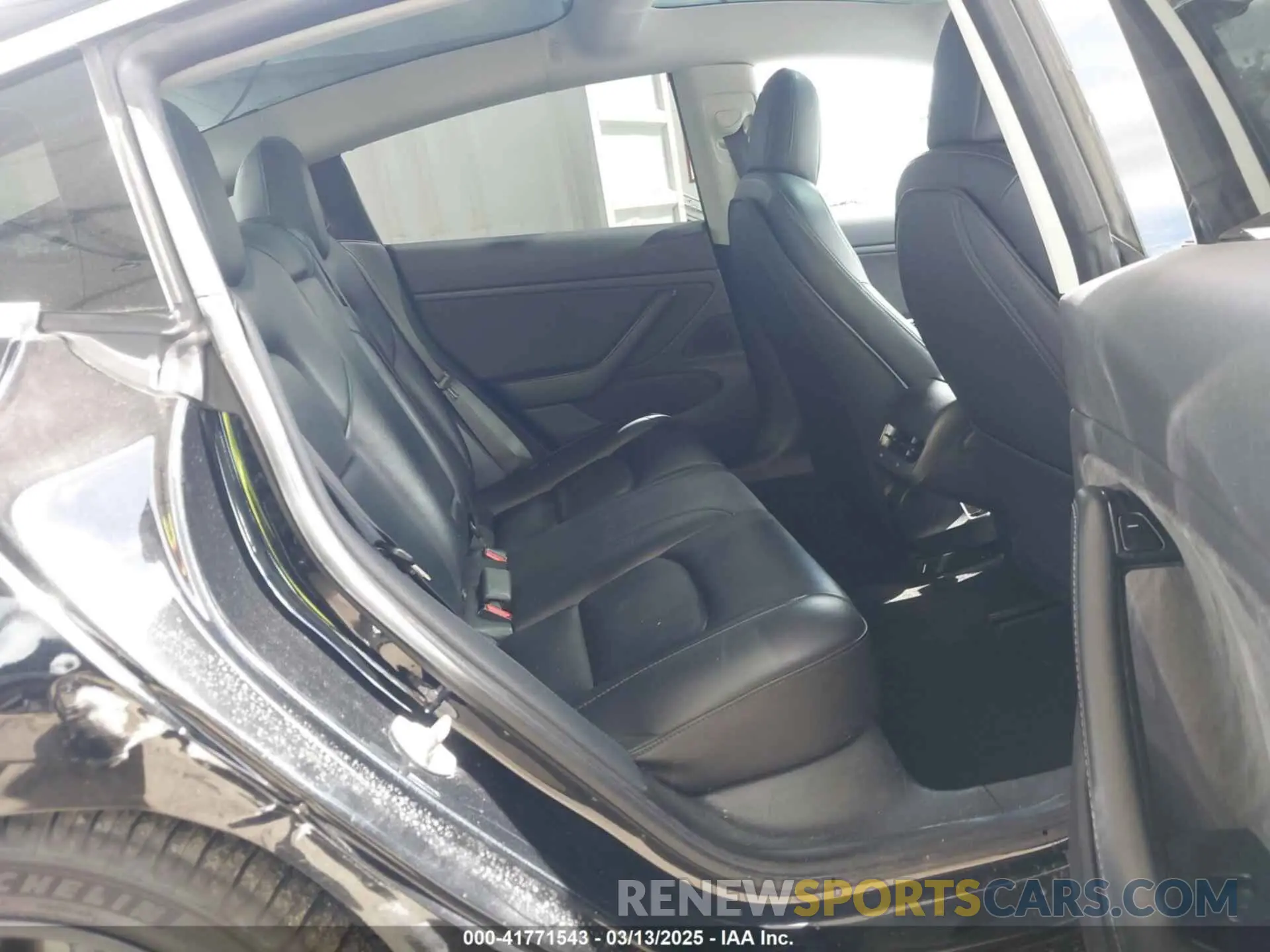 8 Фотография поврежденного автомобиля 5YJ3E1EA3KF325056 TESLA MODEL 3 2019