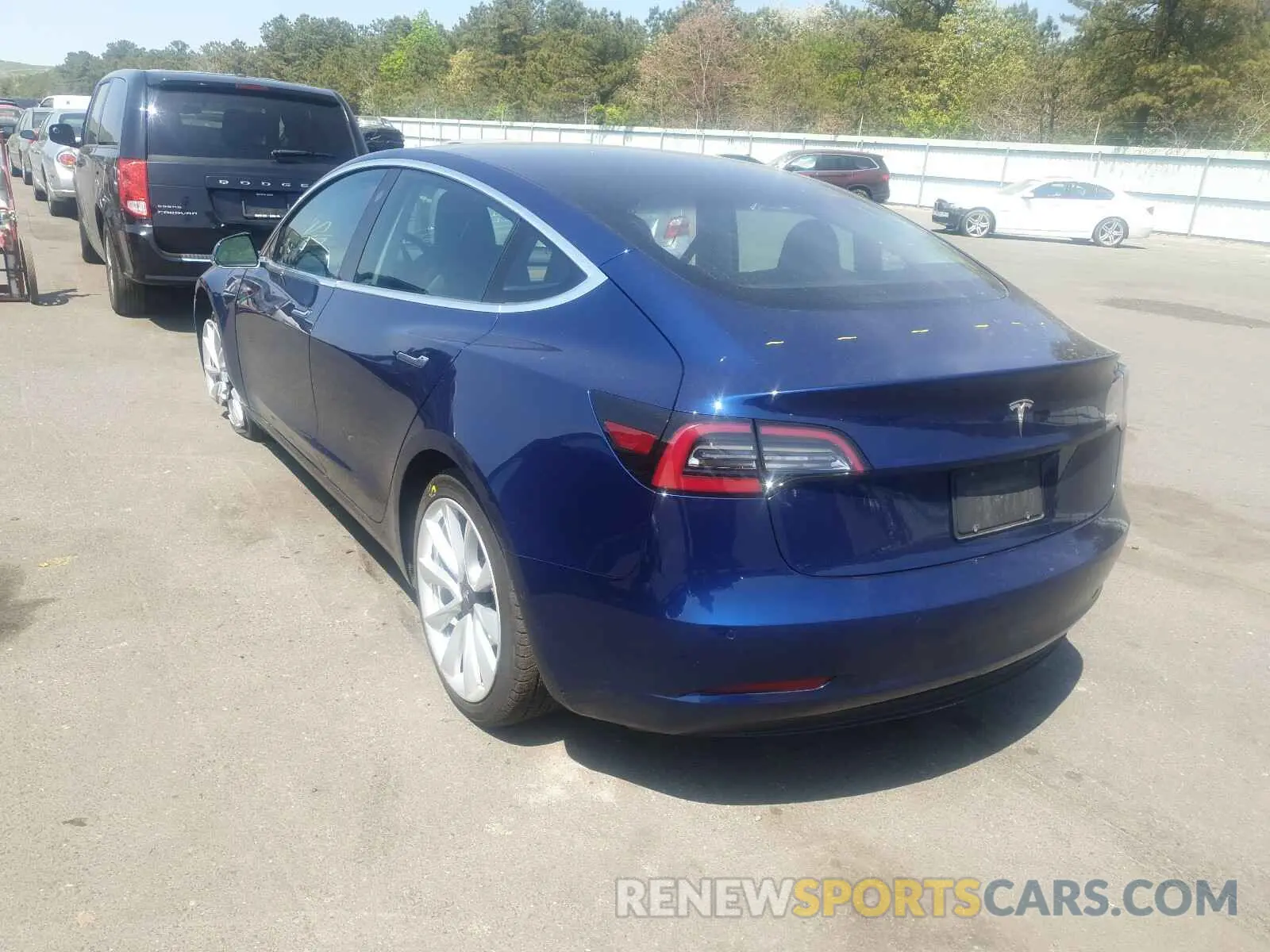 3 Photograph of a damaged car 5YJ3E1EA3KF402198 TESLA MODEL 3 2019