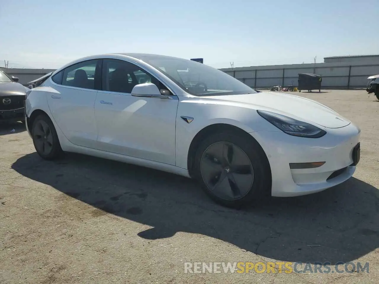 4 Фотография поврежденного автомобиля 5YJ3E1EA3KF483719 TESLA MODEL 3 2019
