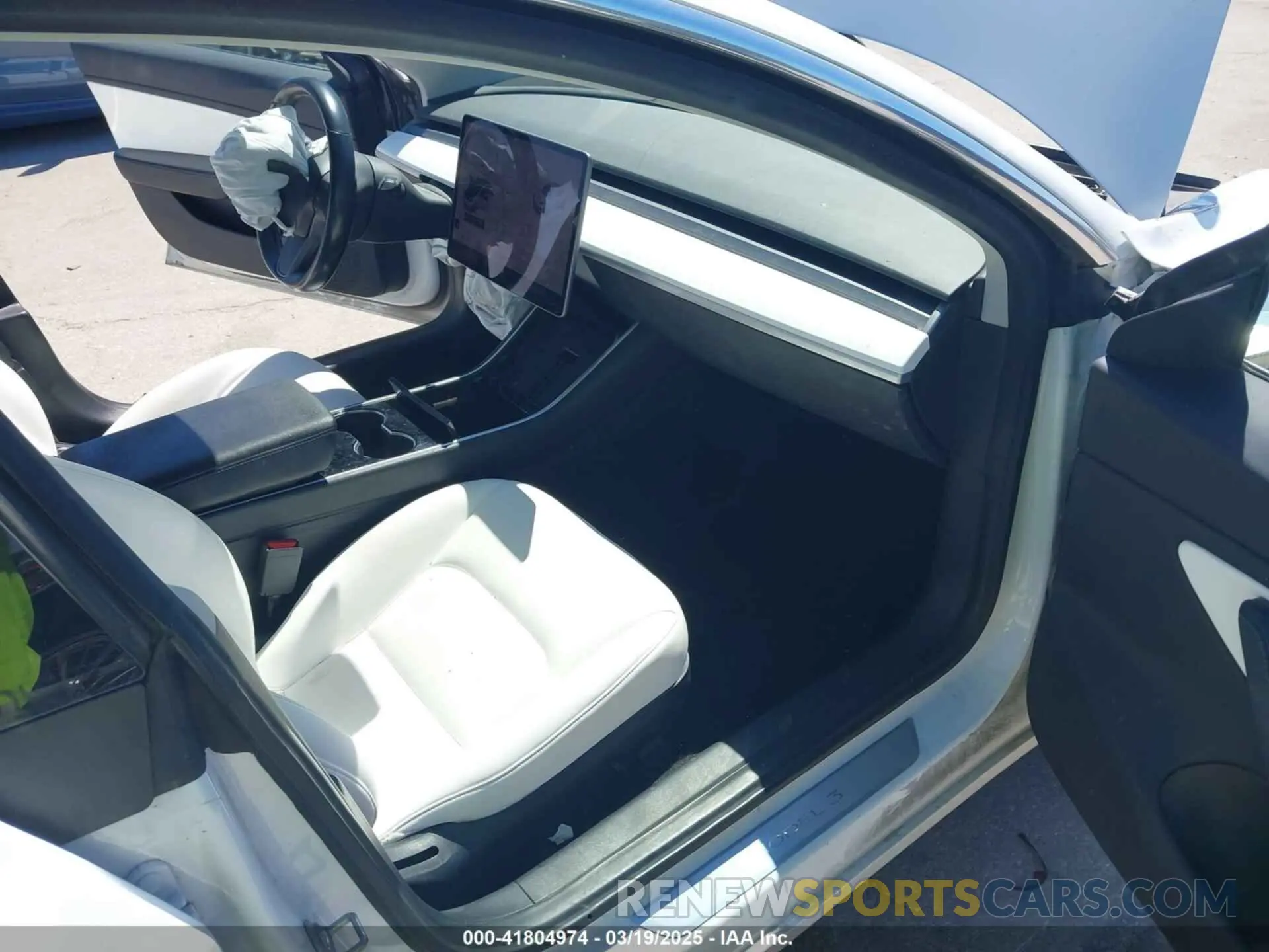 5 Photograph of a damaged car 5YJ3E1EA4KF323767 TESLA MODEL 3 2019